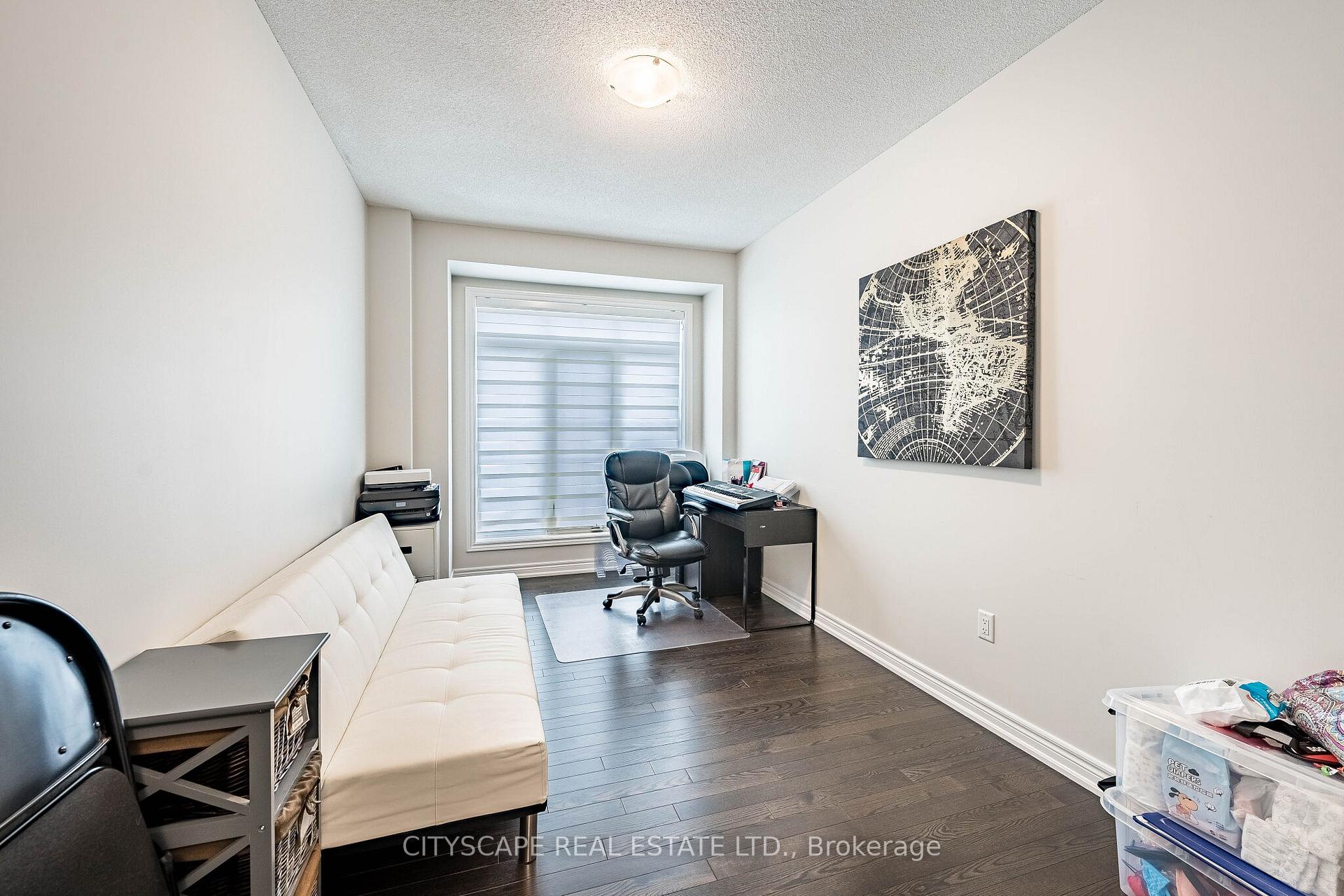 Photo 17 of 54 Ezra Crescent, Brampton, Northwest Brampton — HOMEH