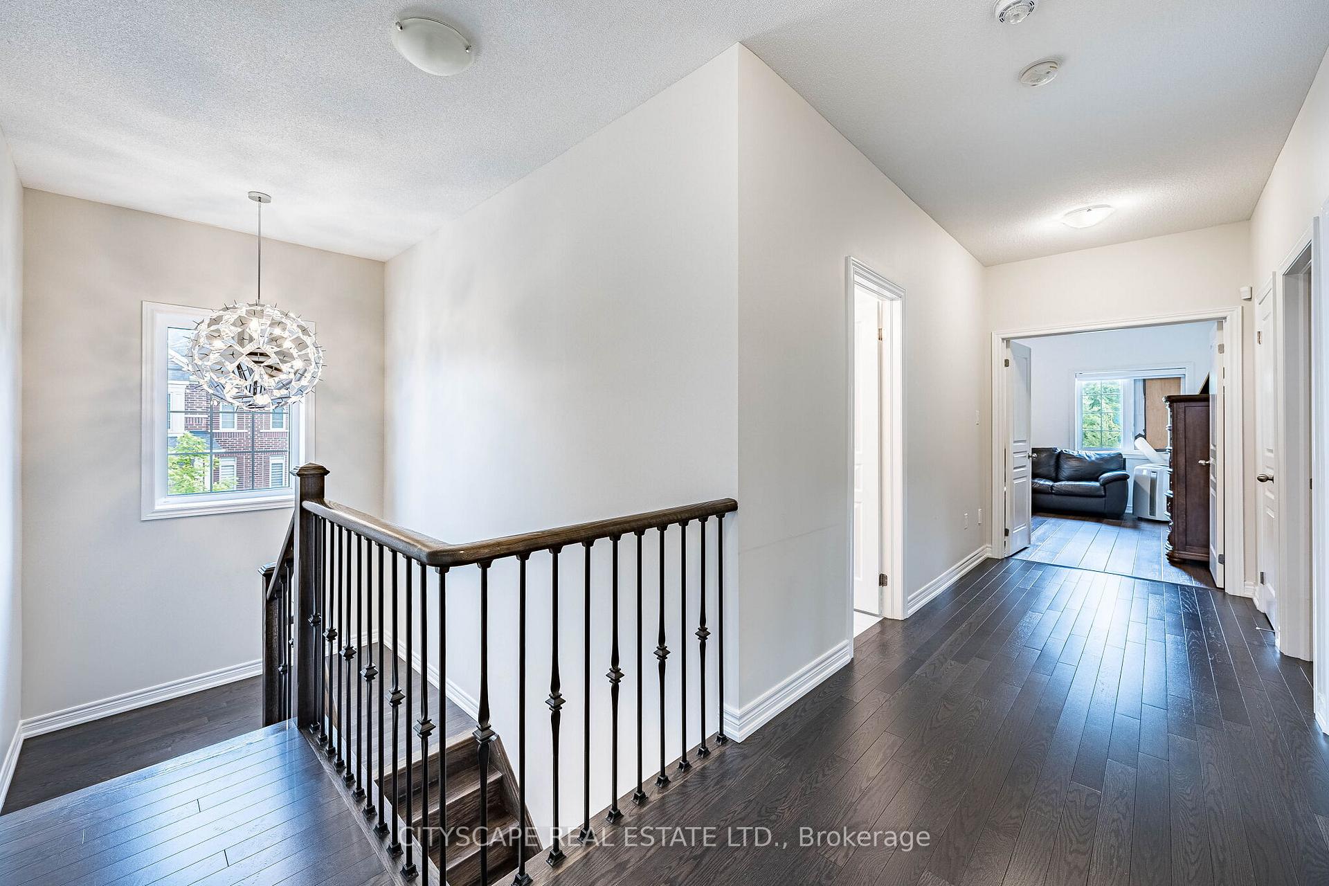Photo 19 of 54 Ezra Crescent, Brampton, Northwest Brampton — HOMEH