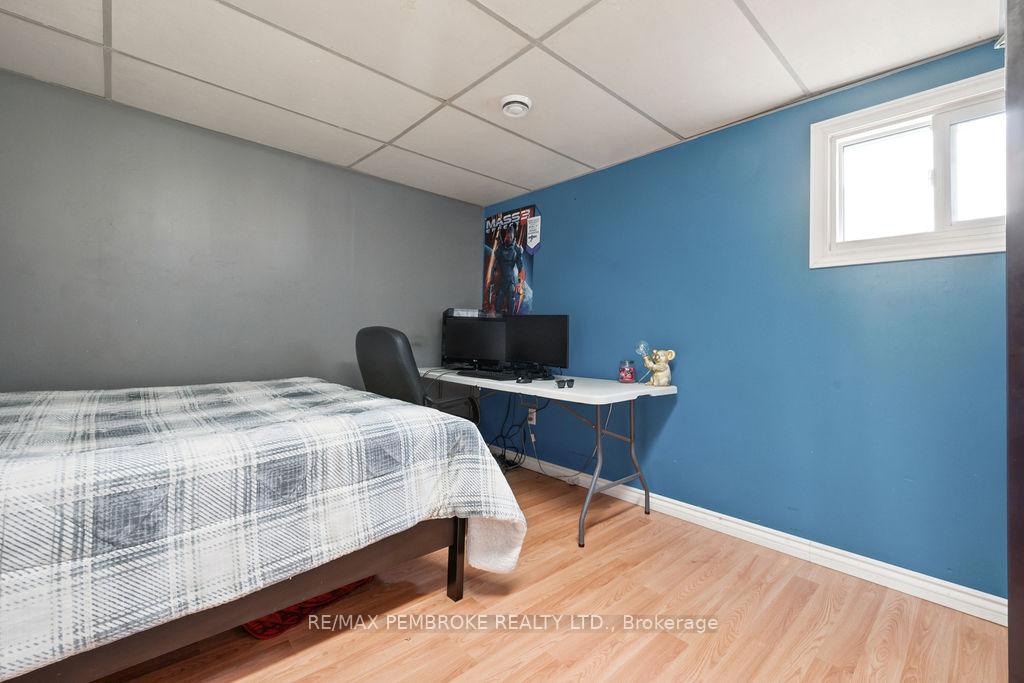 Photo 30 of 41 Meadowbrook Drive, Laurentian Valley, Laurentian Valley — HOMEH