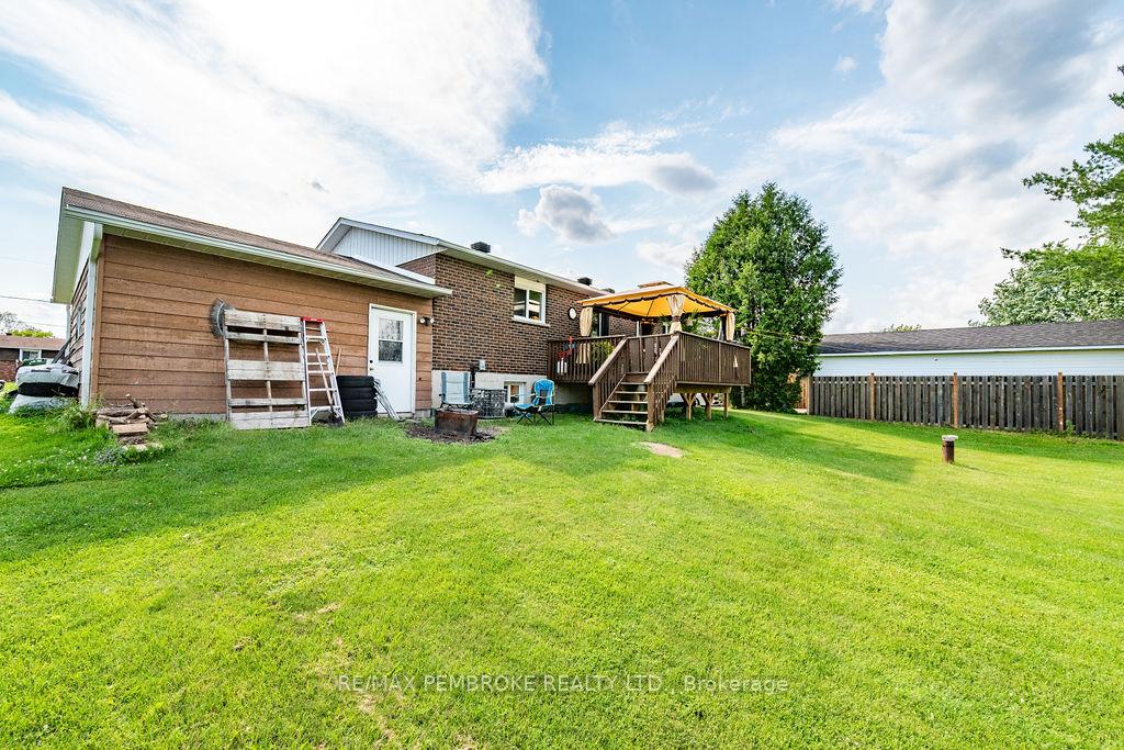 Photo 38 of 41 Meadowbrook Drive, Laurentian Valley, Laurentian Valley — HOMEH