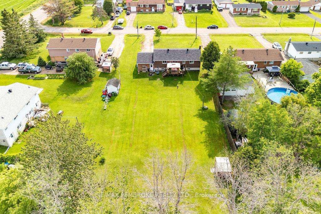 Photo 43 of 41 Meadowbrook Drive, Laurentian Valley, Laurentian Valley — HOMEH