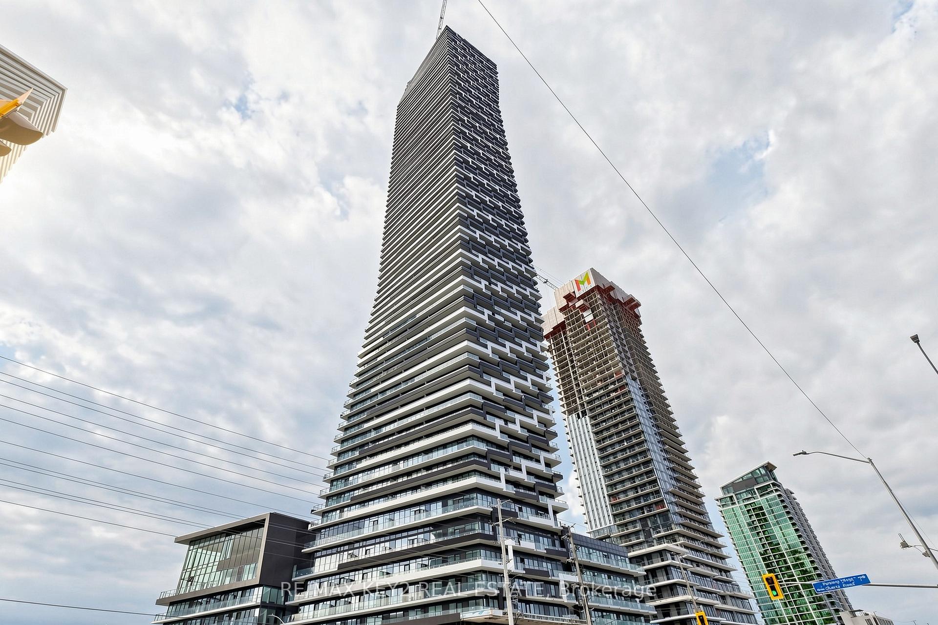 Front of Unit 4708, 448 Burnhamthorpe Road W