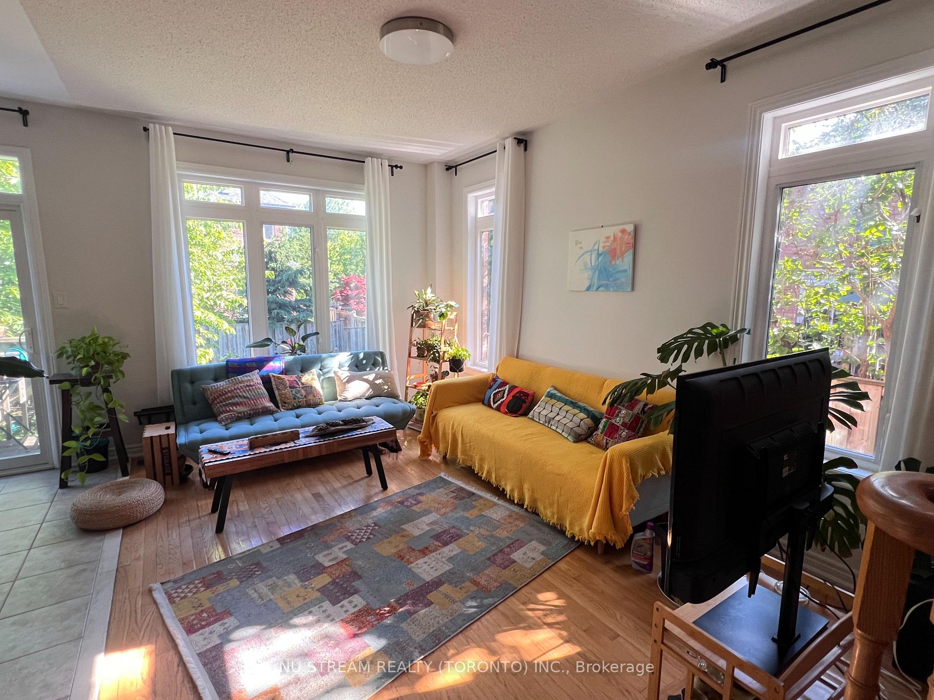 Photo 6 of 195 Cabernet Road, Vaughan, Patterson — HOMEH