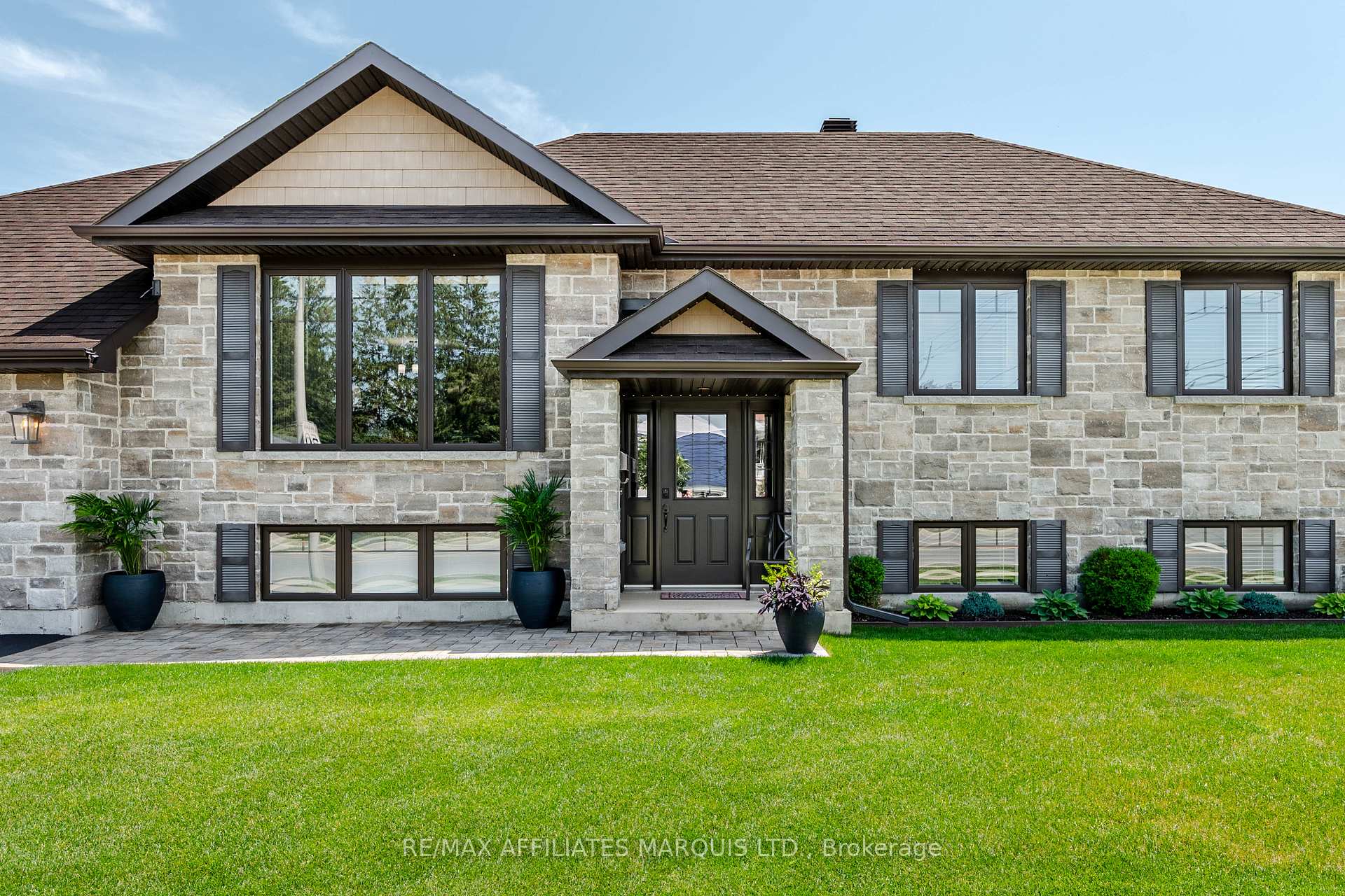 Photo 4 of 2 Mercier Avenue E, Cornwall, Cornwall — HOMEH