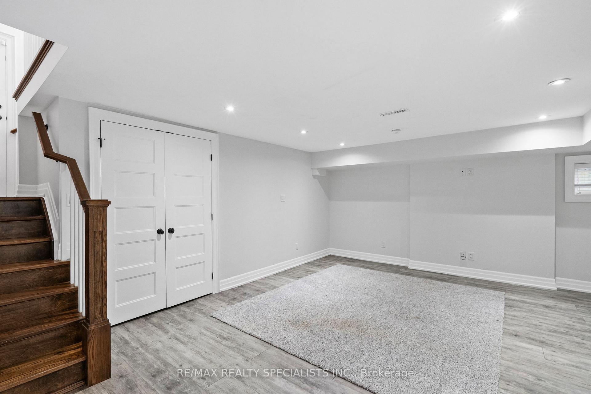 Photo 32 of 73 Eleventh Street, Etobicoke, New Toronto — HOMEH