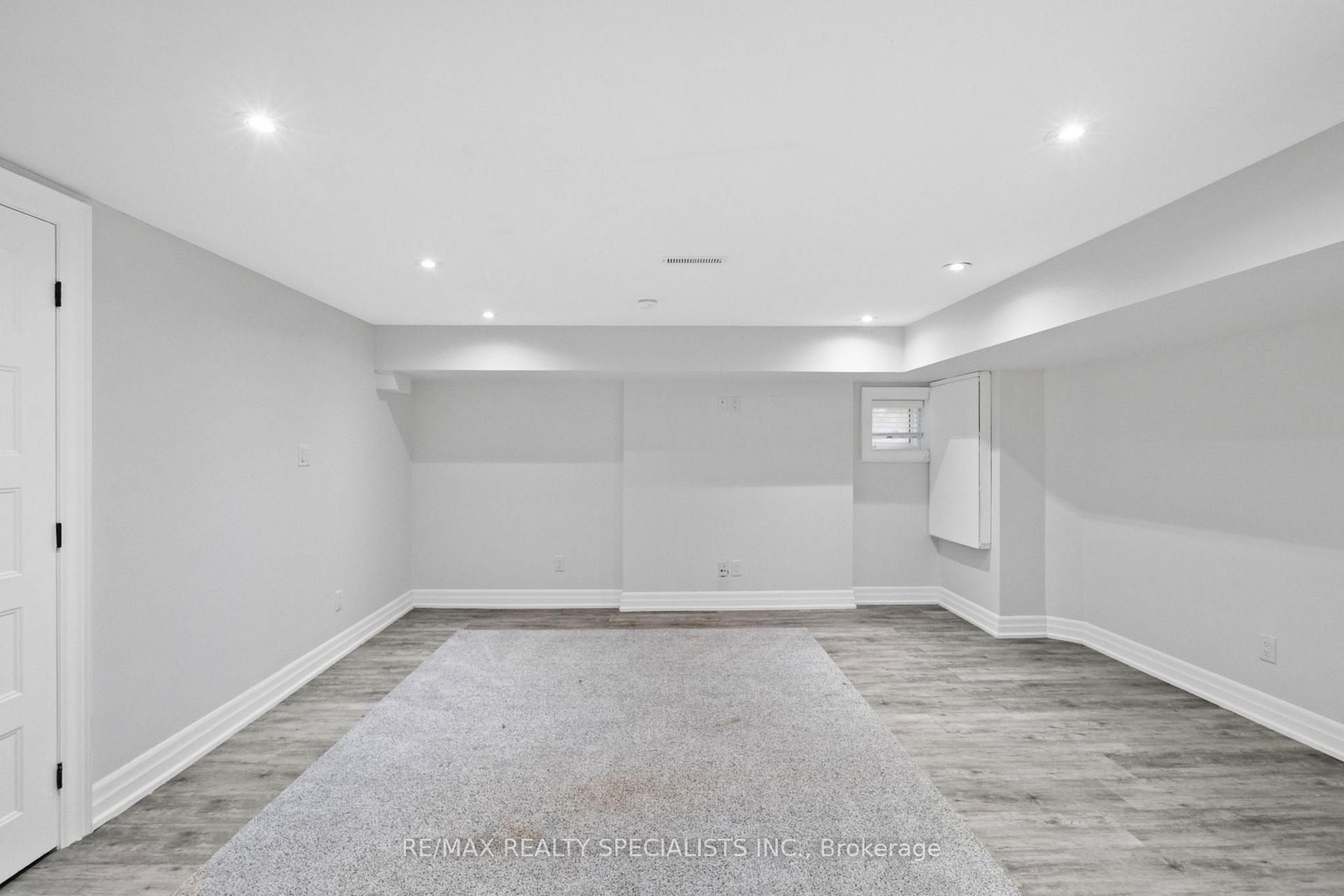 Photo 33 of 73 Eleventh Street, Etobicoke, New Toronto — HOMEH