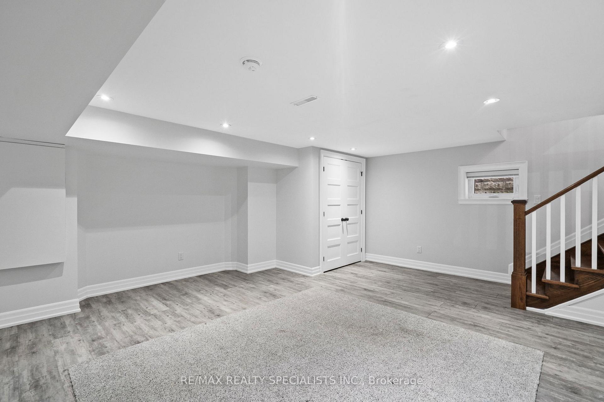 Photo 35 of 73 Eleventh Street, Etobicoke, New Toronto — HOMEH