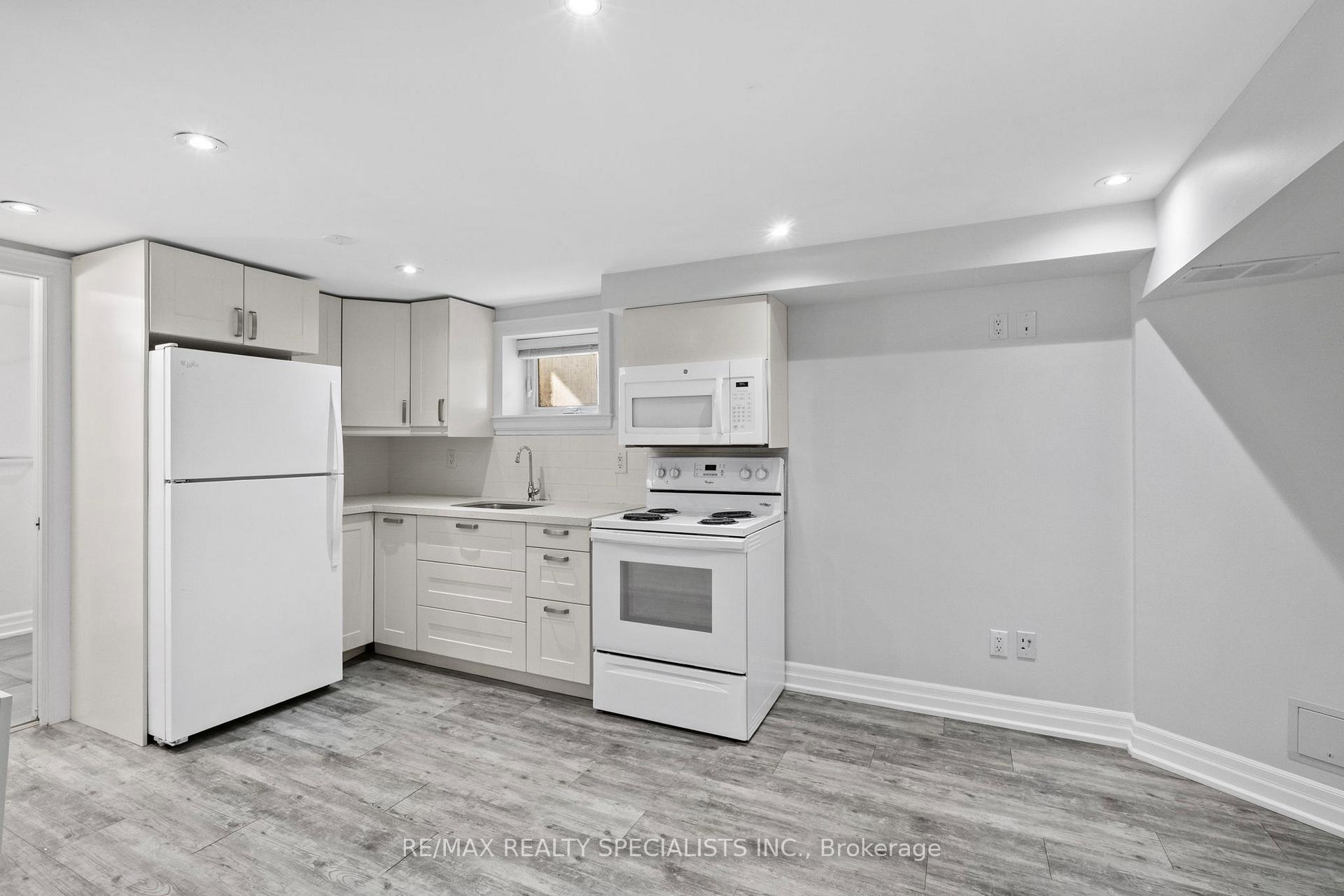 Photo 38 of 73 Eleventh Street, Etobicoke, New Toronto — HOMEH