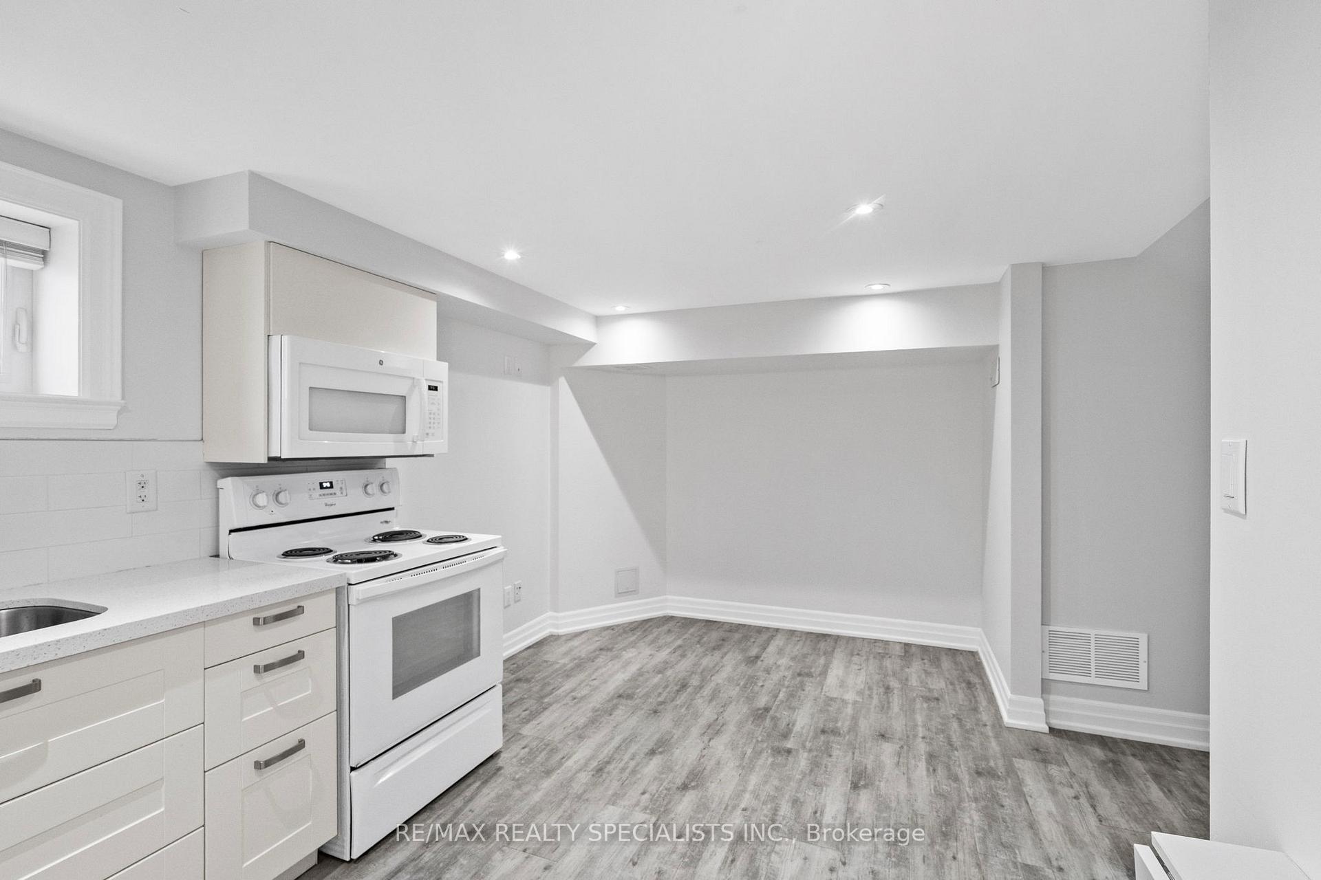Photo 39 of 73 Eleventh Street, Etobicoke, New Toronto — HOMEH