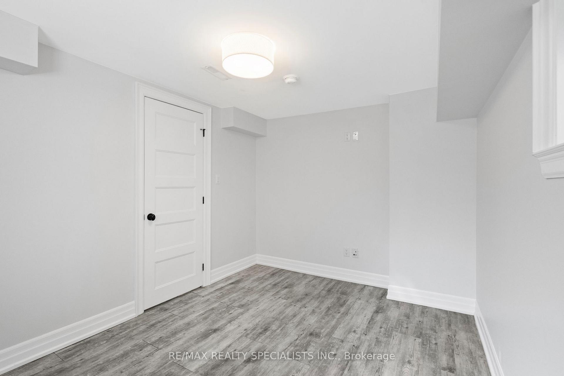 Photo 43 of 73 Eleventh Street, Etobicoke, New Toronto — HOMEH