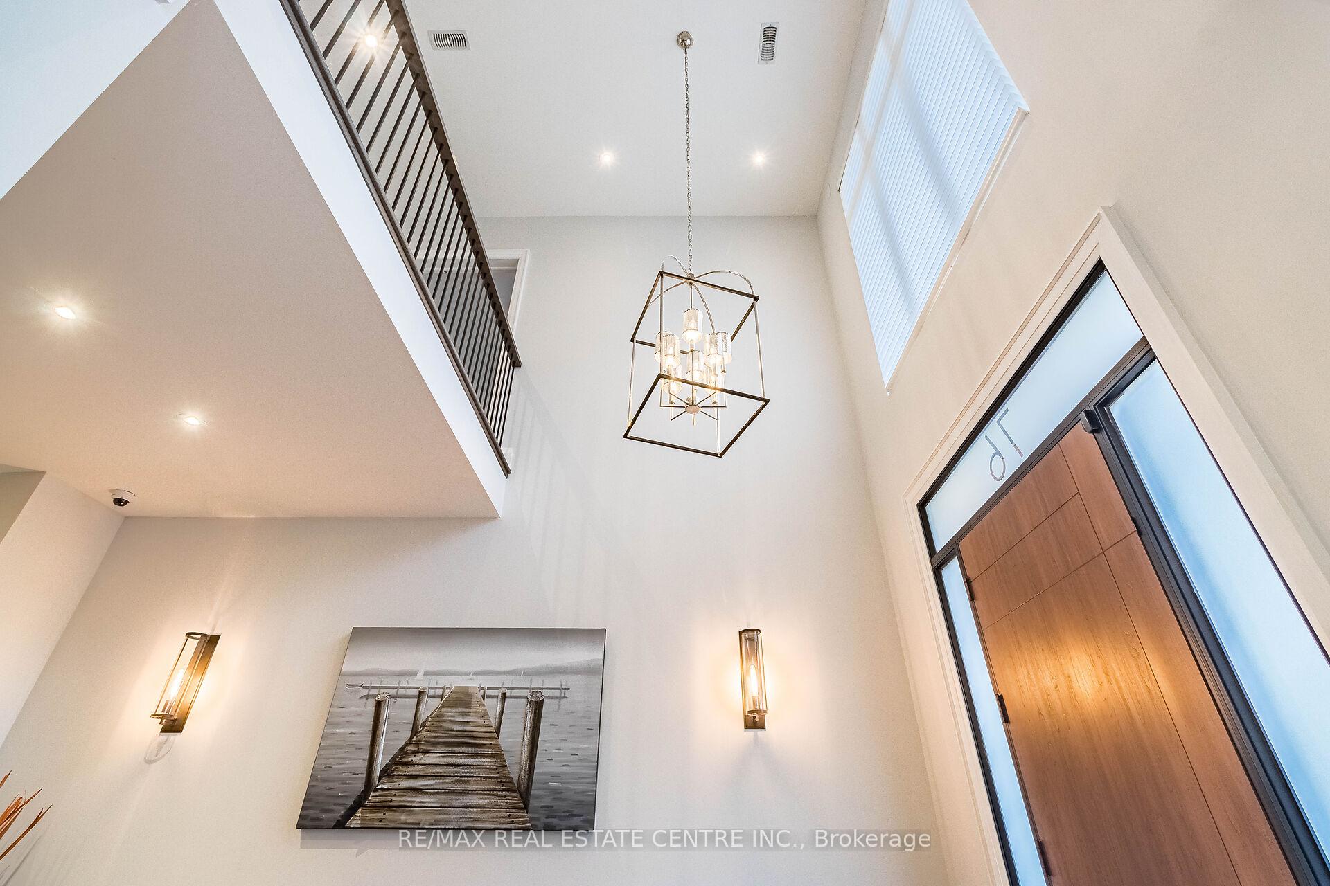 Photo 3 of 76 Ben Machree Drive, Mississauga, Port Credit — HOMEH