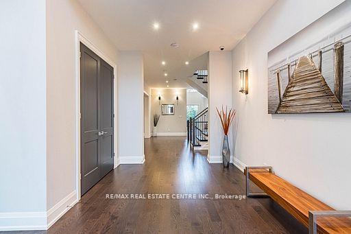 Photo 4 of 76 Ben Machree Drive, Mississauga, Port Credit — HOMEH