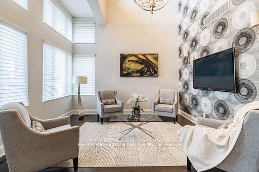 Photo 5 of 76 Ben Machree Drive, Mississauga, Port Credit — HOMEH