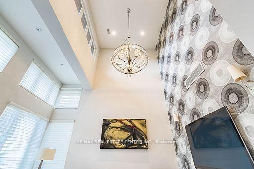 Photo 6 of 76 Ben Machree Drive, Mississauga, Port Credit — HOMEH