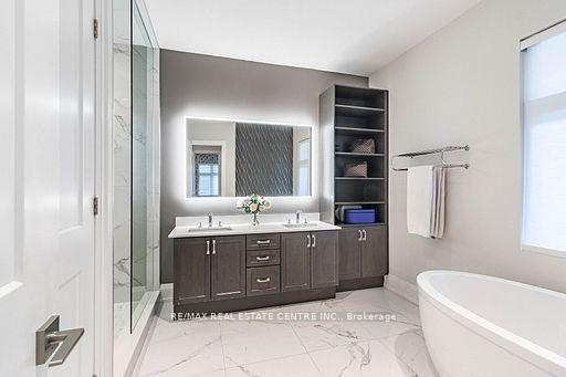 Photo 24 of 76 Ben Machree Drive, Mississauga, Port Credit — HOMEH
