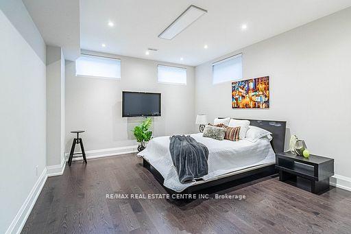 Photo 37 of 76 Ben Machree Drive, Mississauga, Port Credit — HOMEH