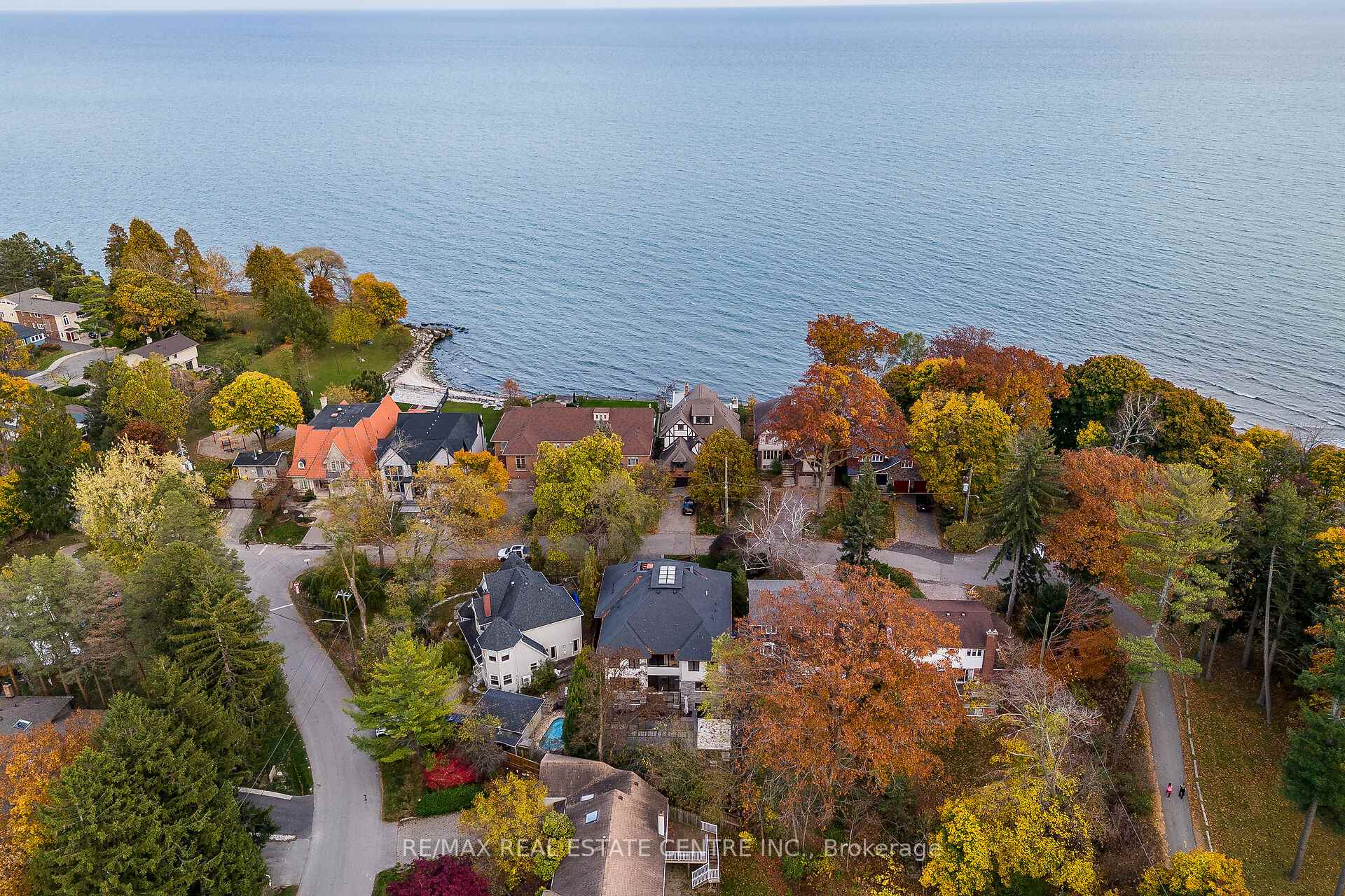 Photo 49 of 76 Ben Machree Drive, Mississauga, Port Credit — HOMEH