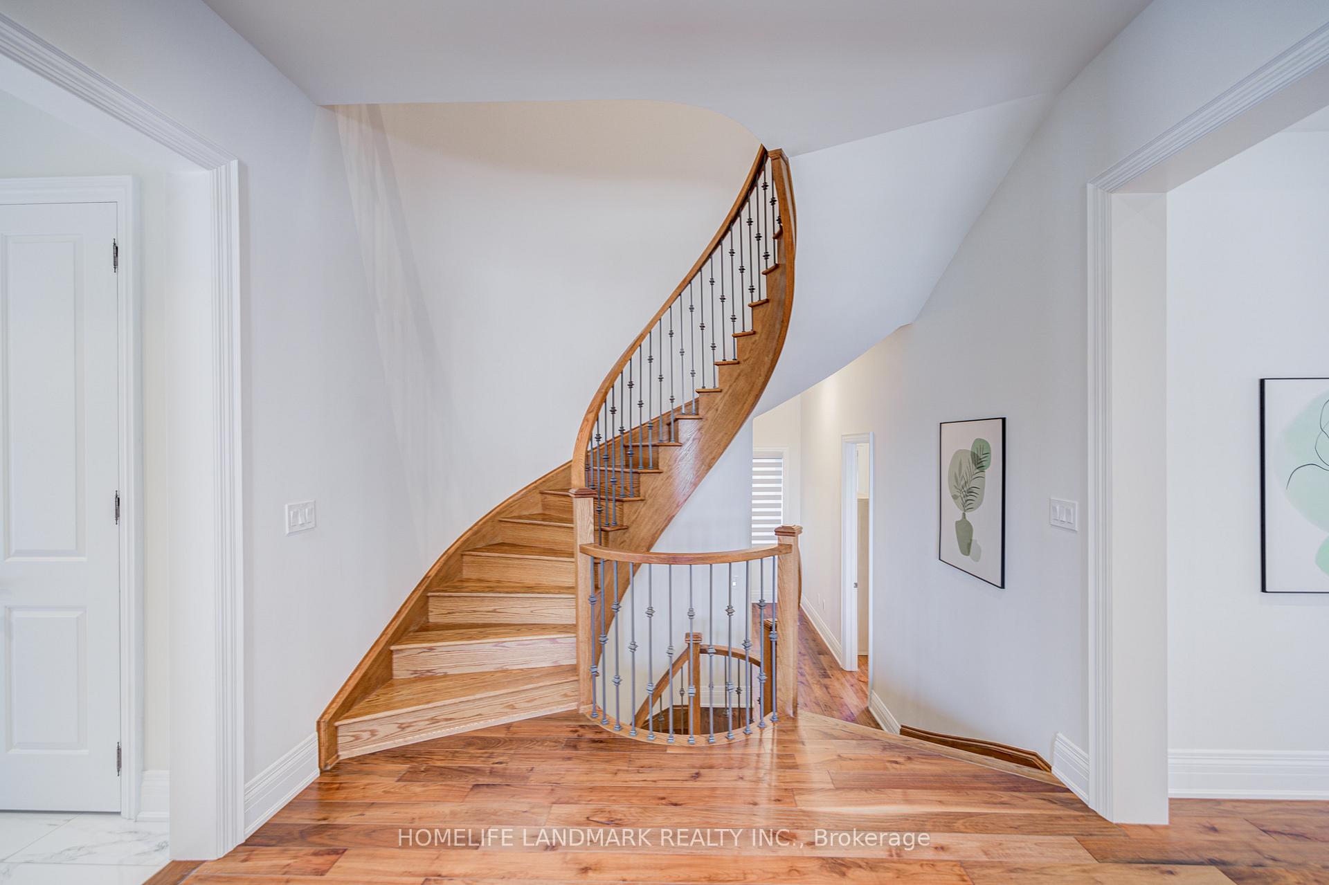 Photo 6 of 22 Aspy Court, Vaughan, Patterson — HOMEH