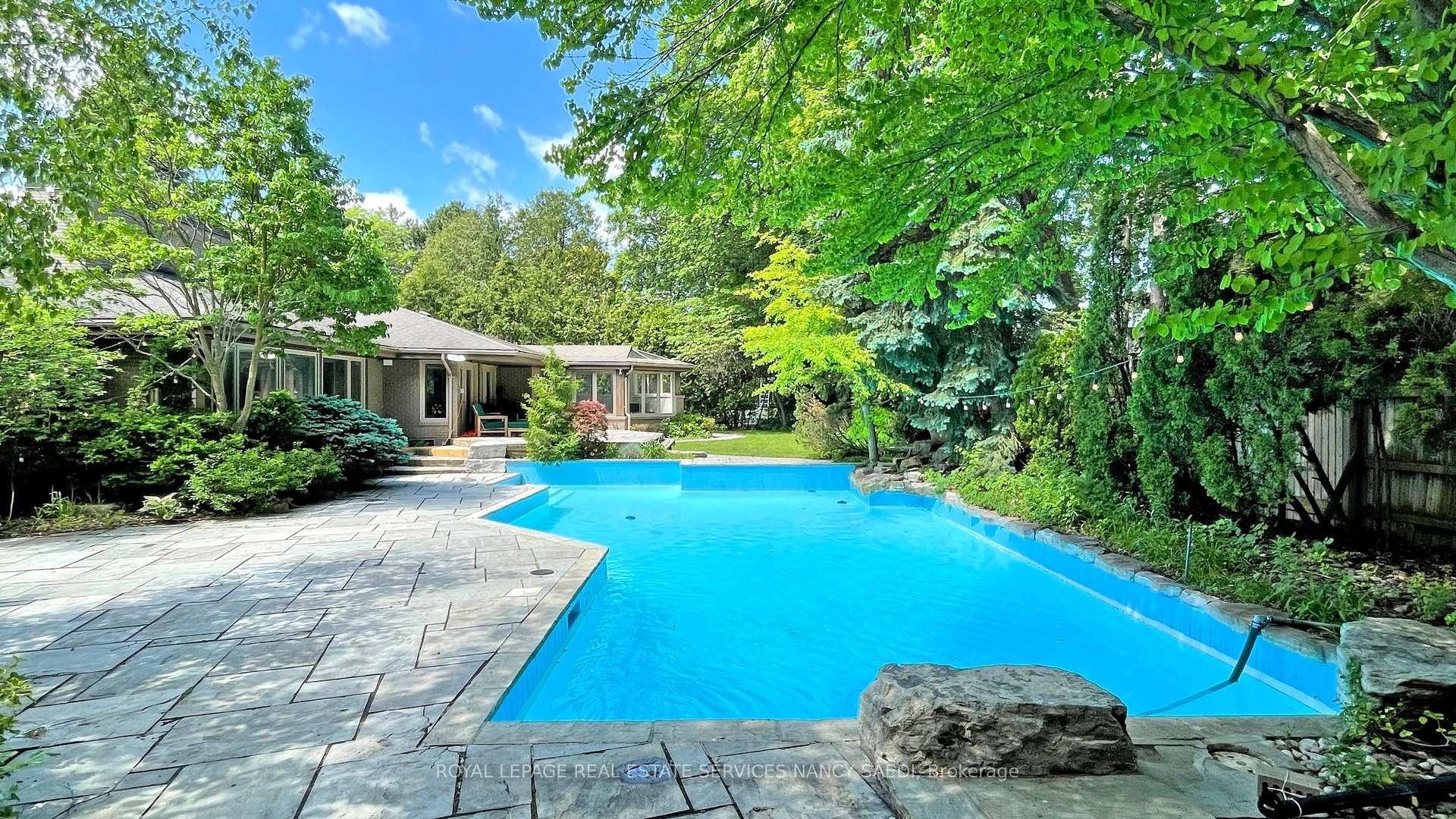 Photo 2 of 62 Wimpole Drive, North York, St. Andrew-Windfields — HOMEH