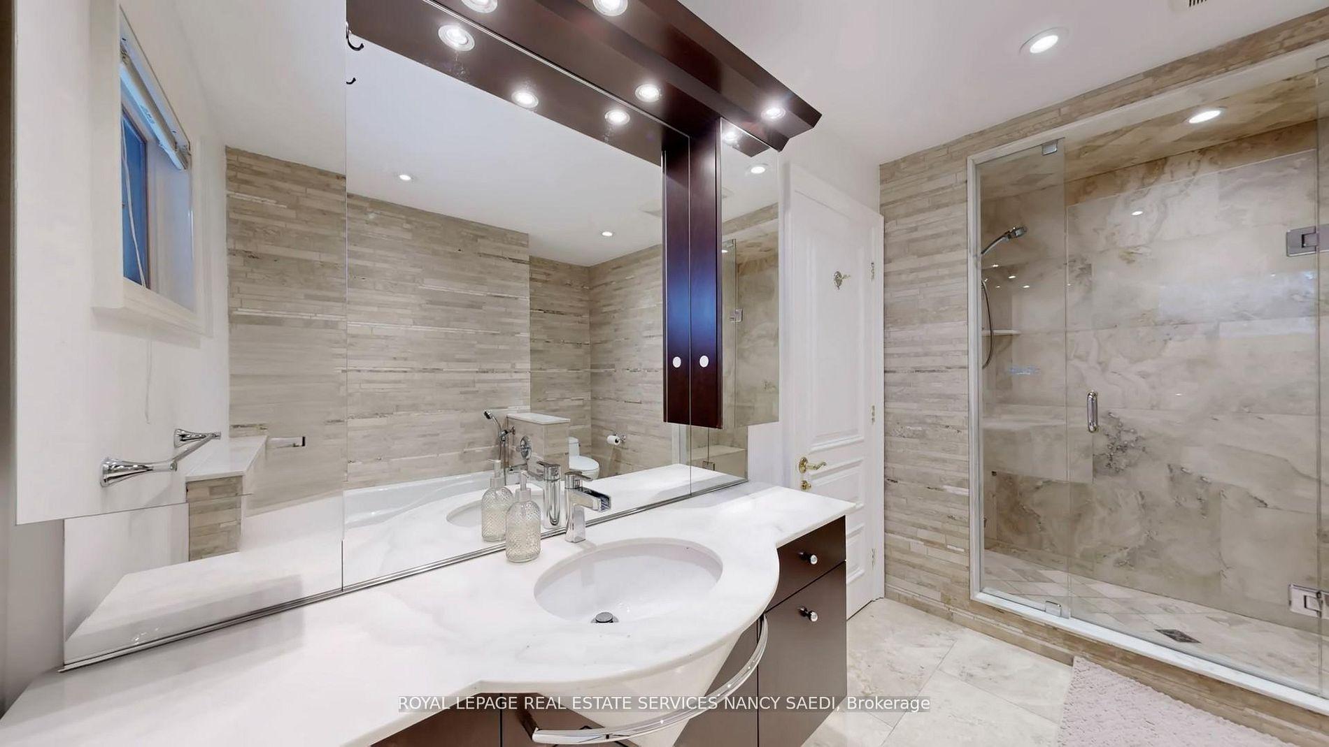 Photo 24 of 62 Wimpole Drive, North York, St. Andrew-Windfields — HOMEH