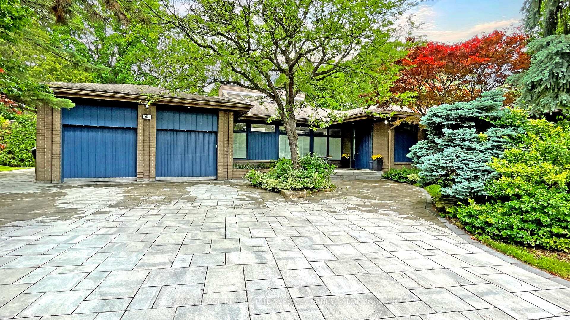 Photo 32 of 62 Wimpole Drive, North York, St. Andrew-Windfields — HOMEH