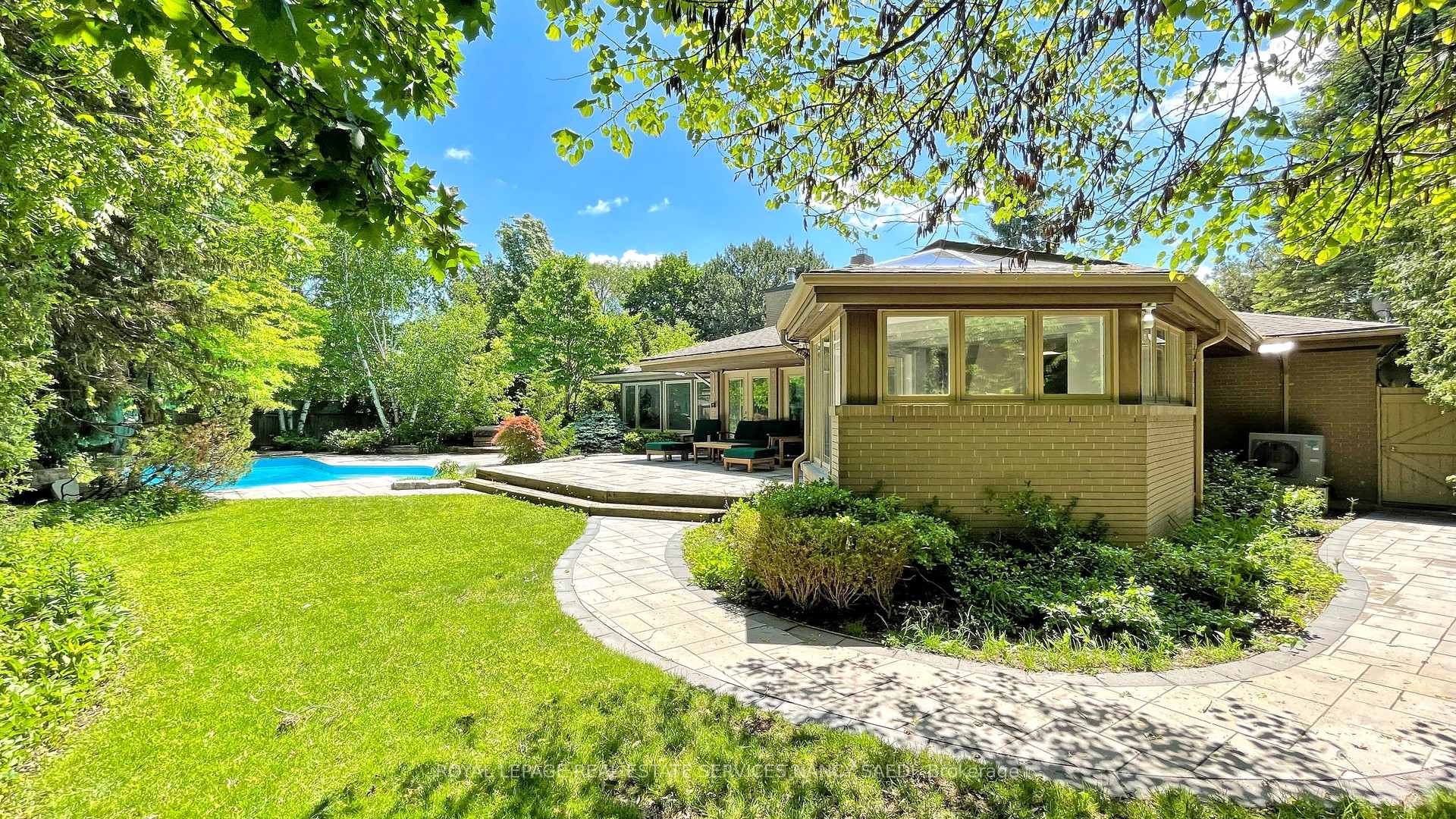 Photo 35 of 62 Wimpole Drive, North York, St. Andrew-Windfields — HOMEH