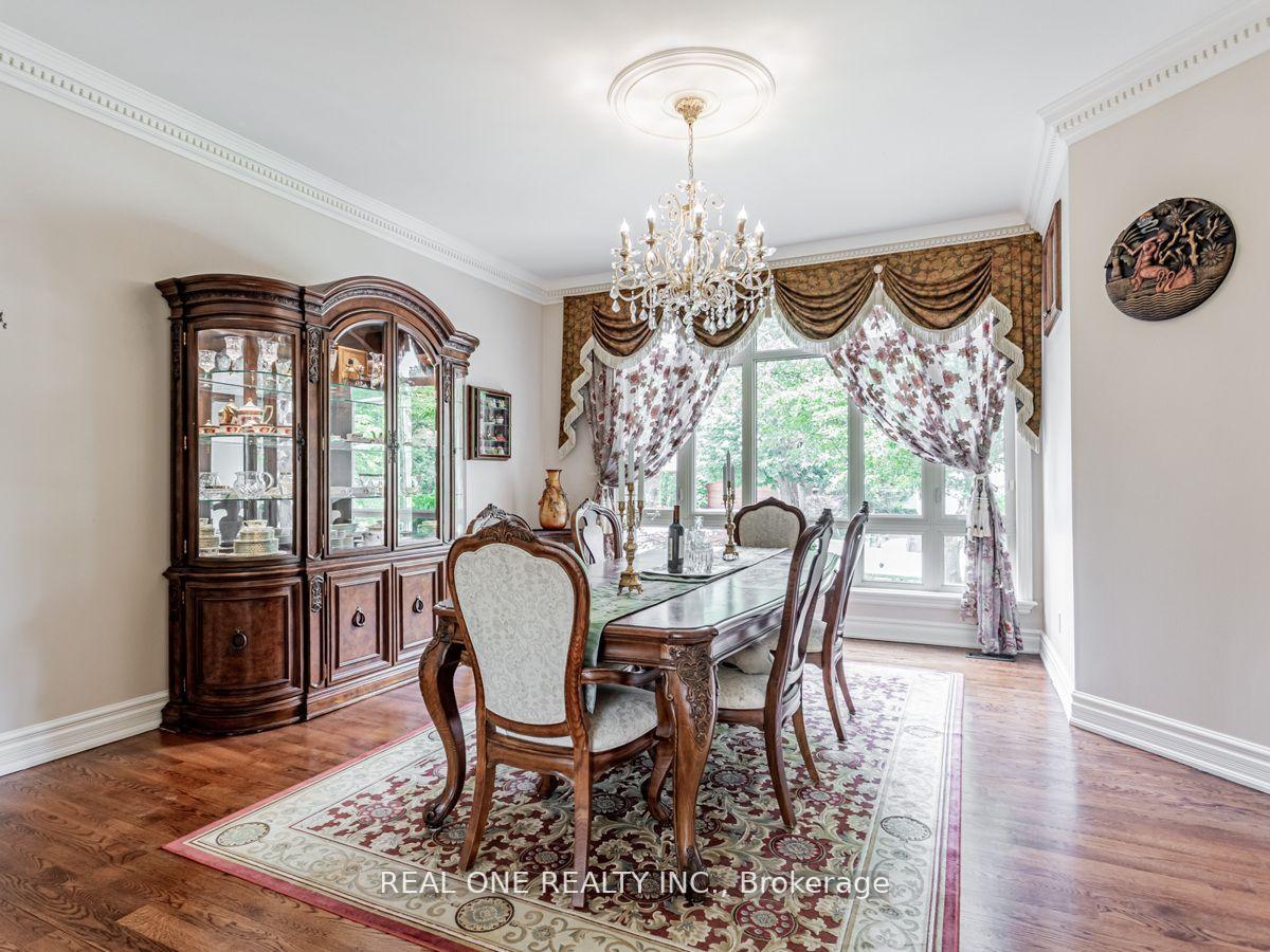 Photo 6 of 15 Royal Oak Drive, North York, Bridle Path-Sunnybrook-York Mills — HOMEH