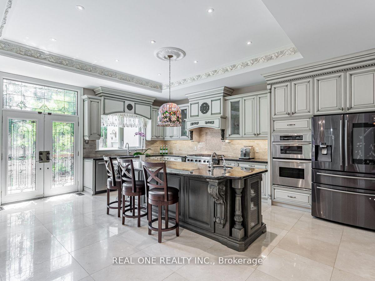 Photo 8 of 15 Royal Oak Drive, North York, Bridle Path-Sunnybrook-York Mills — HOMEH