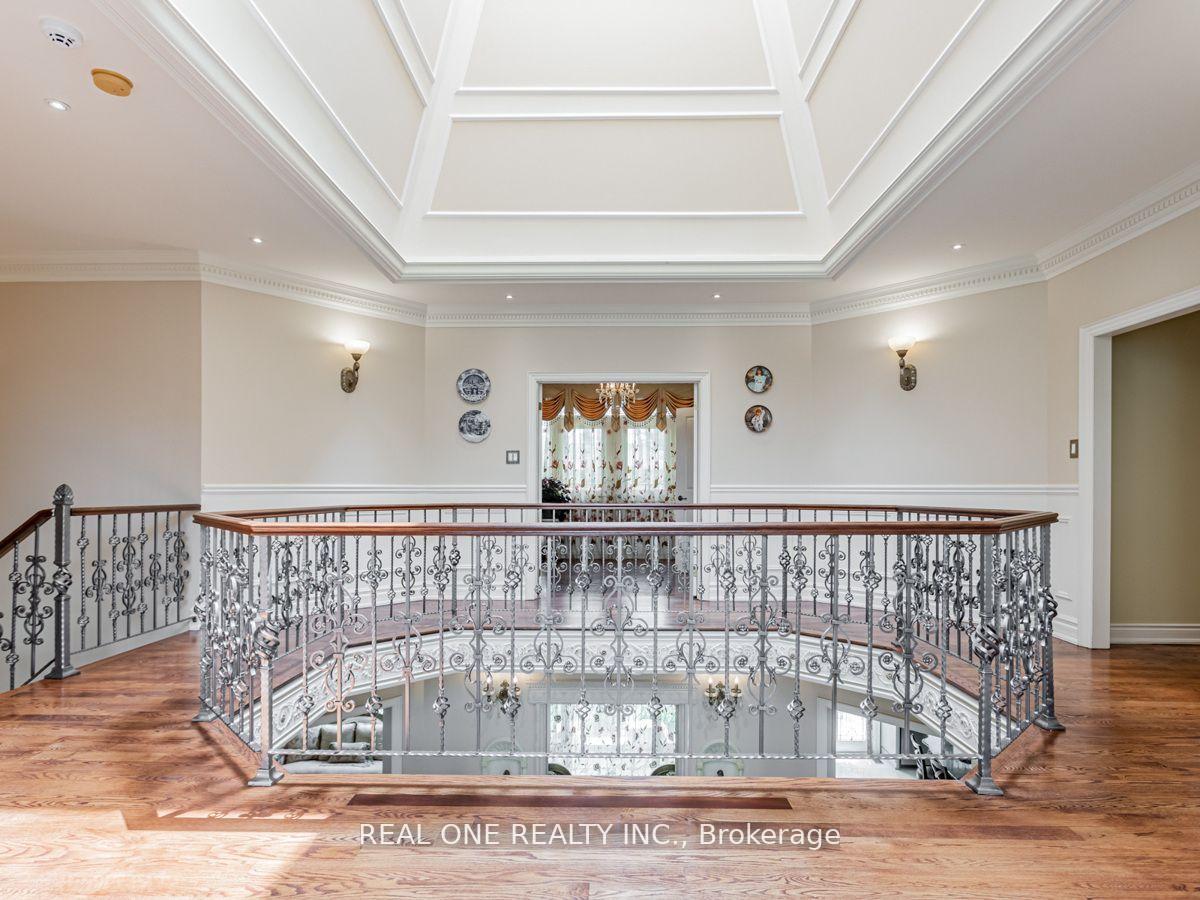 Photo 9 of 15 Royal Oak Drive, North York, Bridle Path-Sunnybrook-York Mills — HOMEH