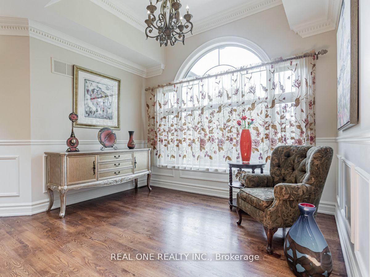 Photo 10 of 15 Royal Oak Drive, North York, Bridle Path-Sunnybrook-York Mills — HOMEH