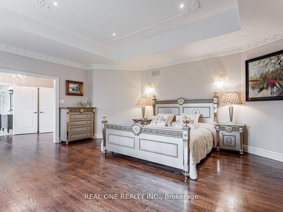 Photo 11 of 15 Royal Oak Drive, North York, Bridle Path-Sunnybrook-York Mills — HOMEH