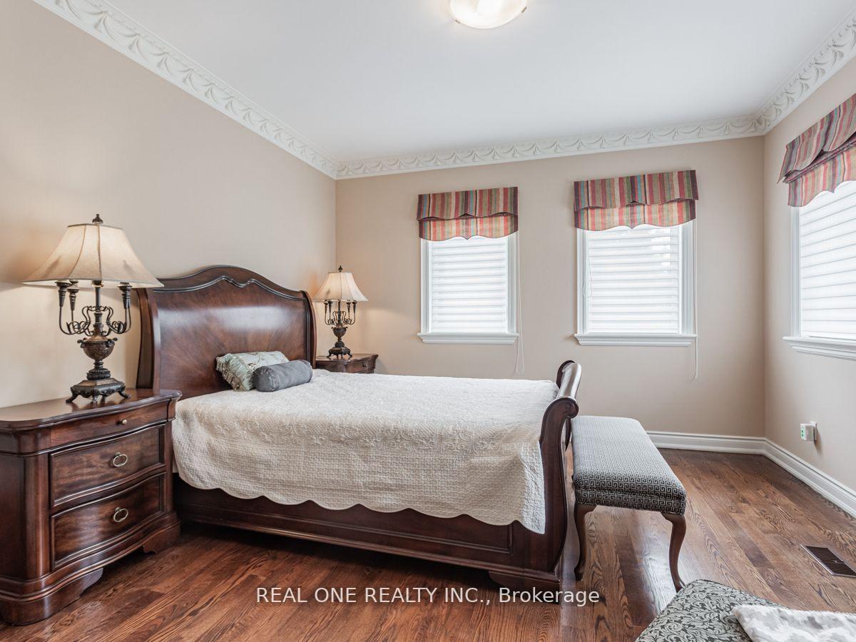 Photo 14 of 15 Royal Oak Drive, North York, Bridle Path-Sunnybrook-York Mills — HOMEH