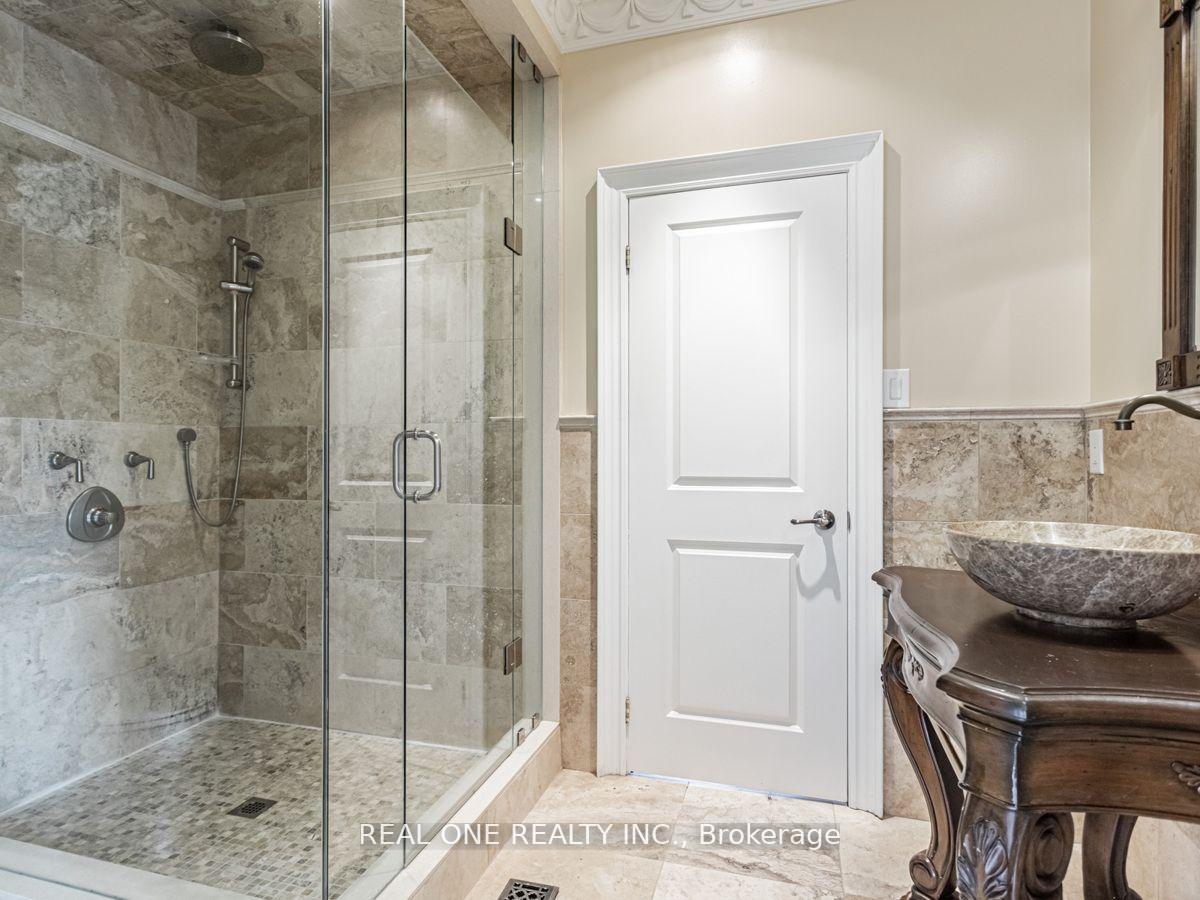 Photo 16 of 15 Royal Oak Drive, North York, Bridle Path-Sunnybrook-York Mills — HOMEH