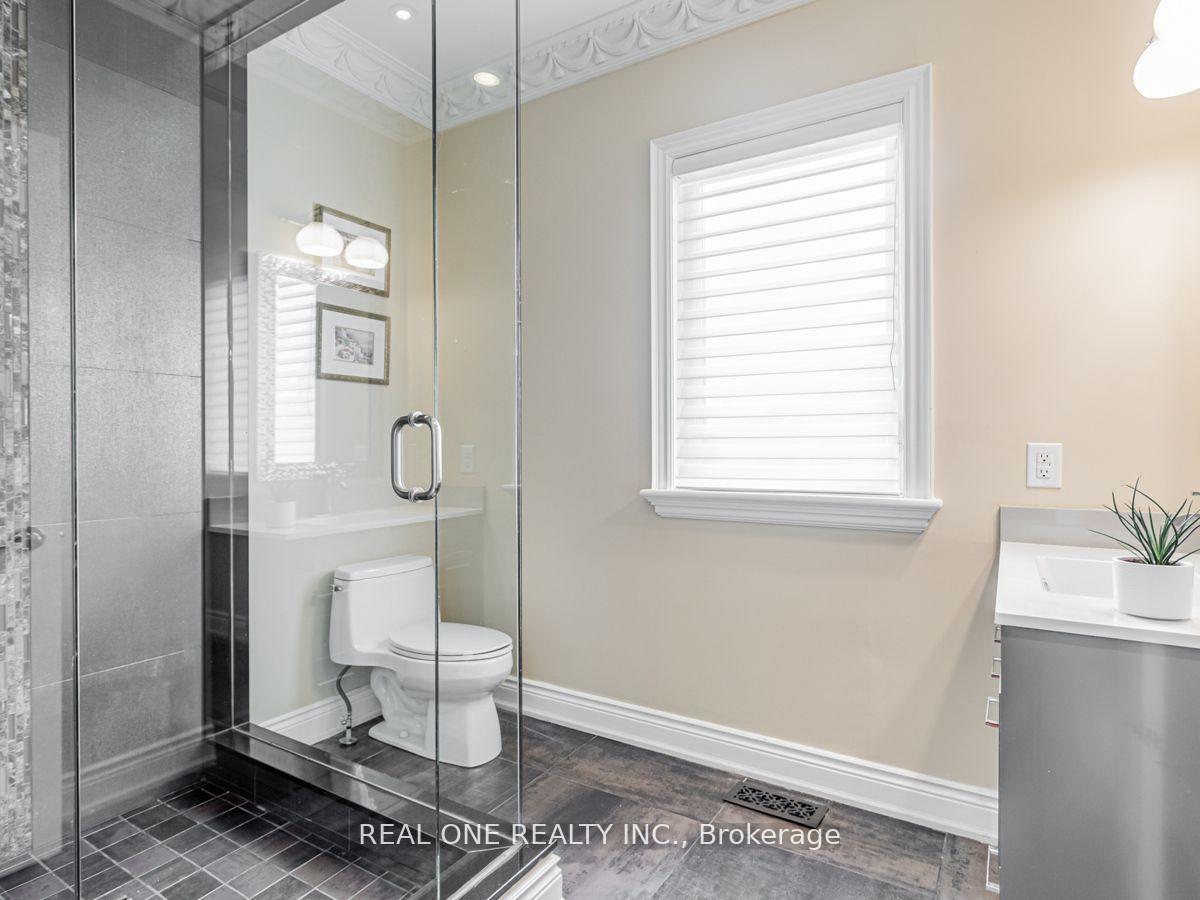 Photo 19 of 15 Royal Oak Drive, North York, Bridle Path-Sunnybrook-York Mills — HOMEH