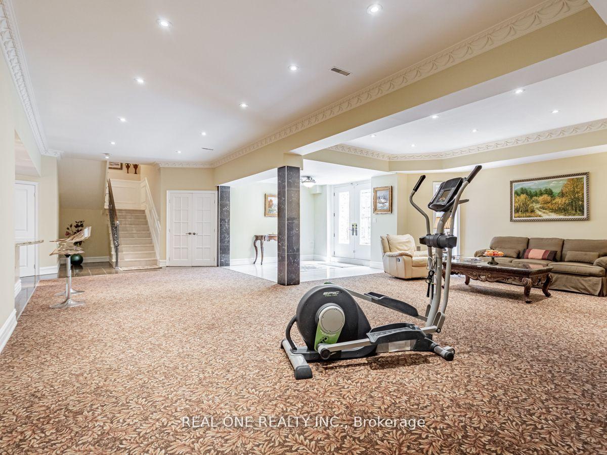 Photo 22 of 15 Royal Oak Drive, North York, Bridle Path-Sunnybrook-York Mills — HOMEH