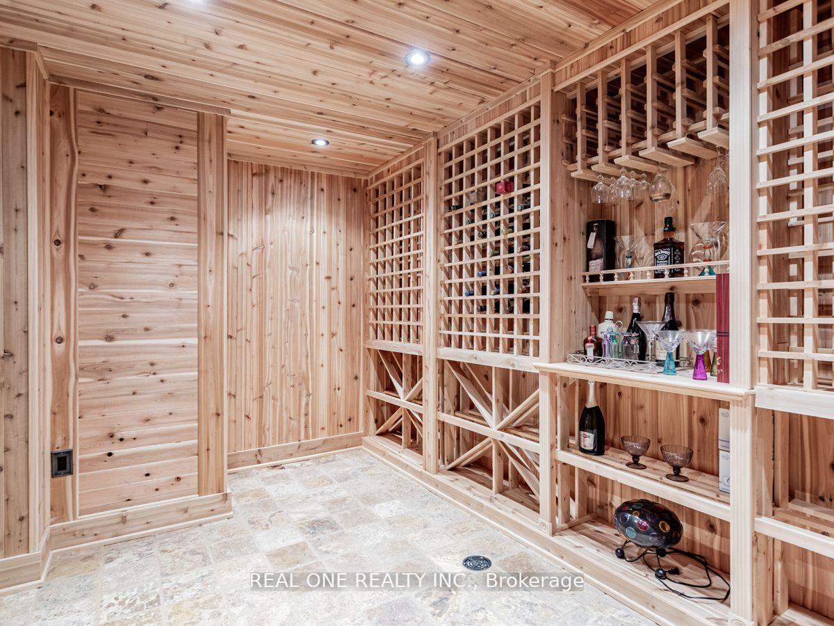 Photo 24 of 15 Royal Oak Drive, North York, Bridle Path-Sunnybrook-York Mills — HOMEH