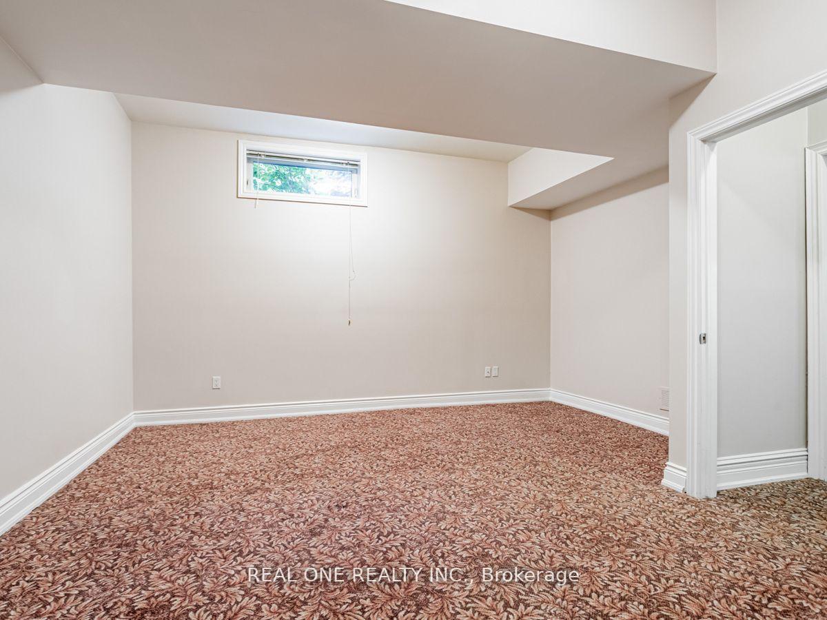 Photo 26 of 15 Royal Oak Drive, North York, Bridle Path-Sunnybrook-York Mills — HOMEH