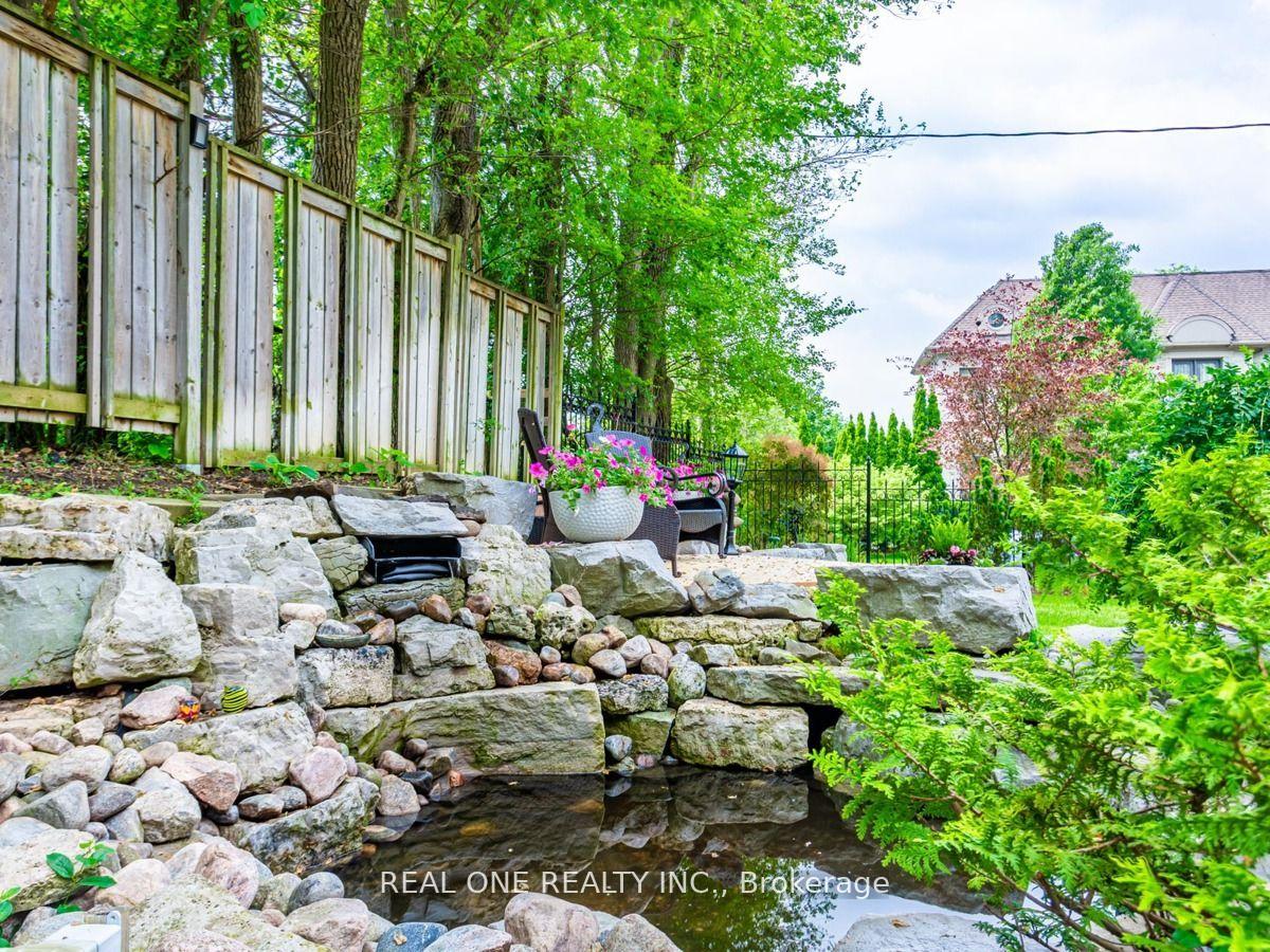 Photo 31 of 15 Royal Oak Drive, North York, Bridle Path-Sunnybrook-York Mills — HOMEH