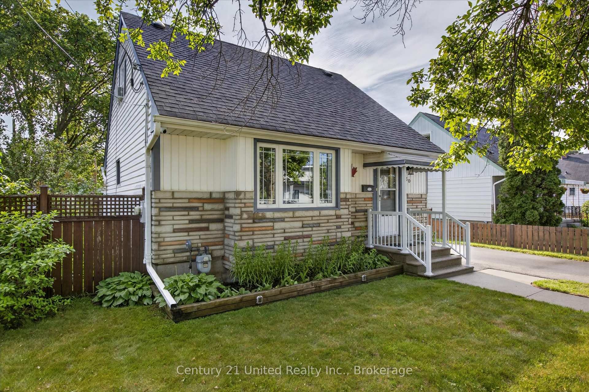 Photo 3 of 730 Monaghan Road, Peterborough, Otonabee Ward 1 — HOMEH