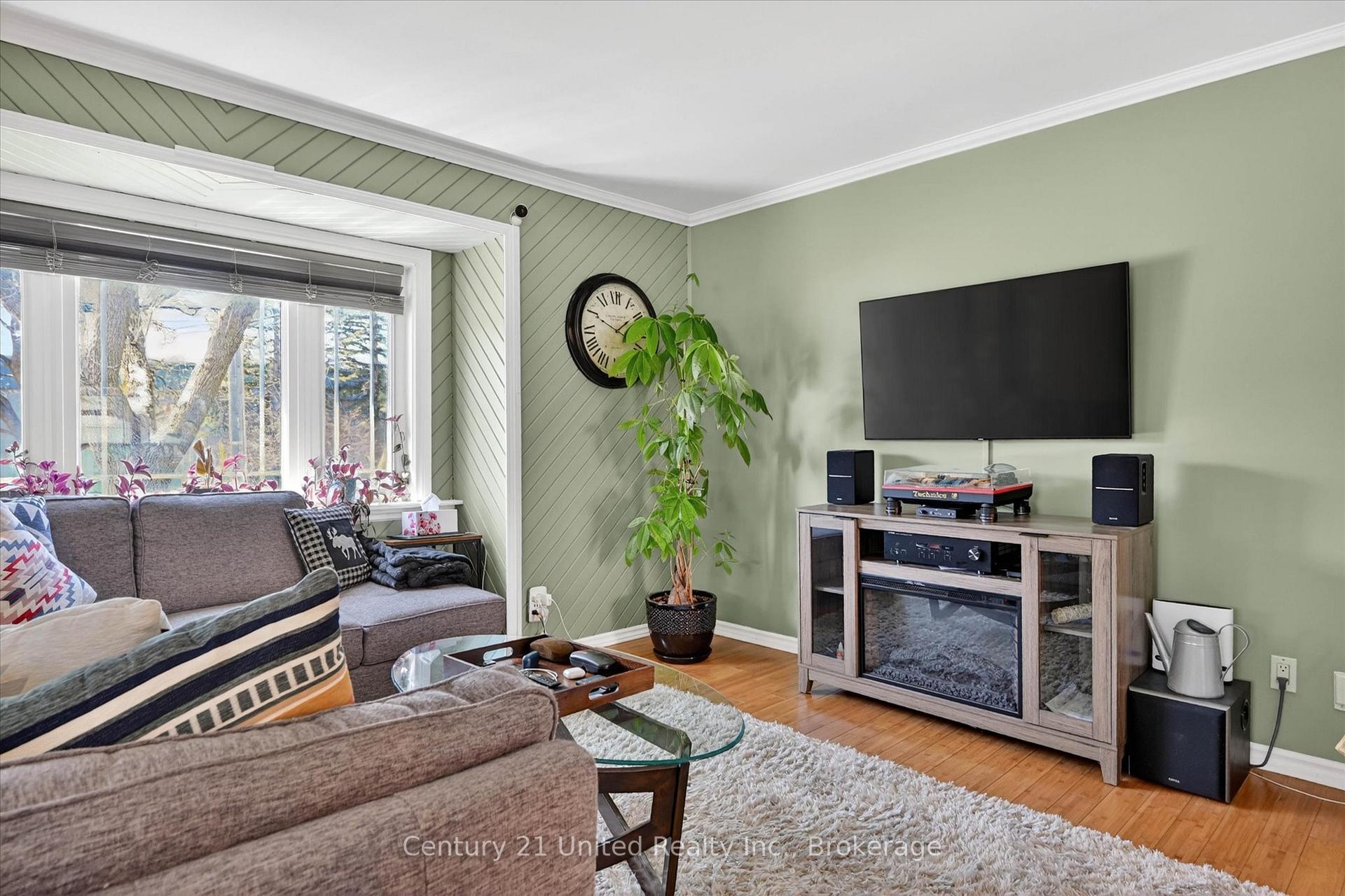 Photo 6 of 730 Monaghan Road, Peterborough, Otonabee Ward 1 — HOMEH