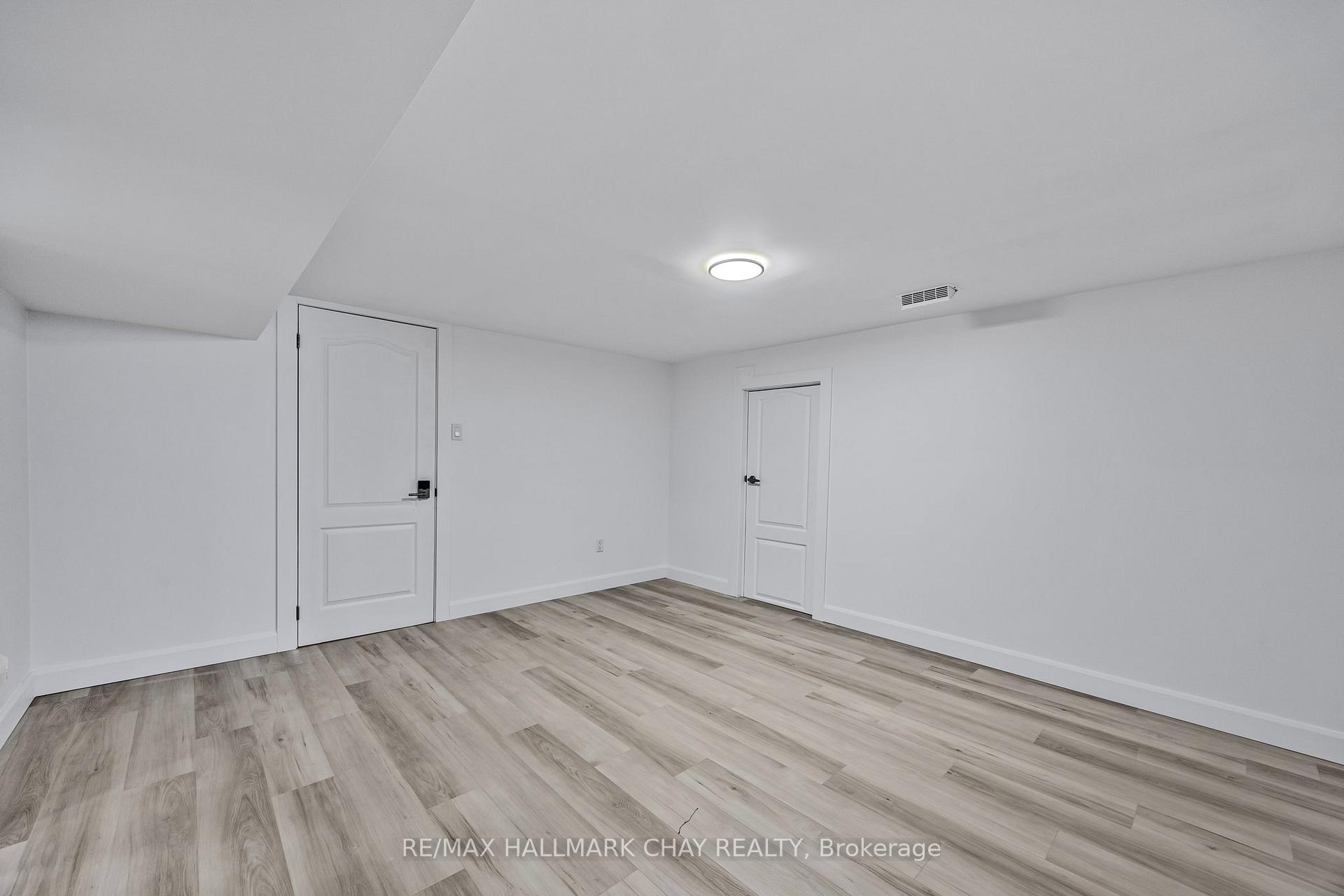 Photo 11 of Unit Lower, 204 Tupper Street W, New Tecumseth, Alliston — HOMEH