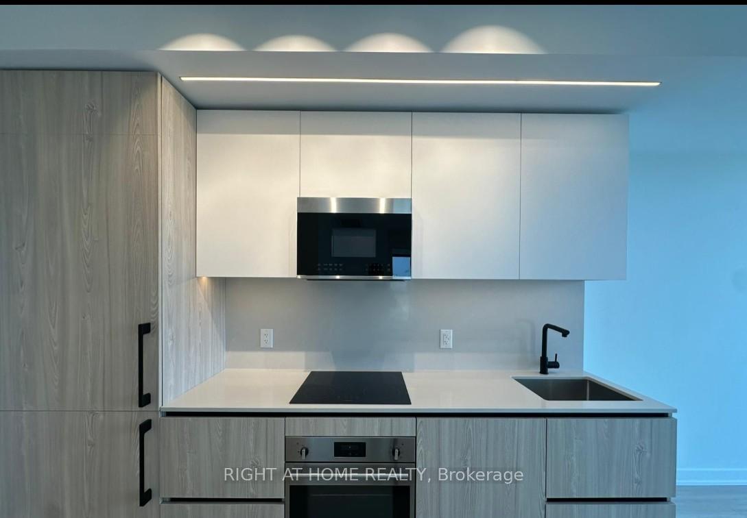Photo 3 of Unit 520, six99 Sheppard Avenue E, North York, Bayview Village — HOMEH