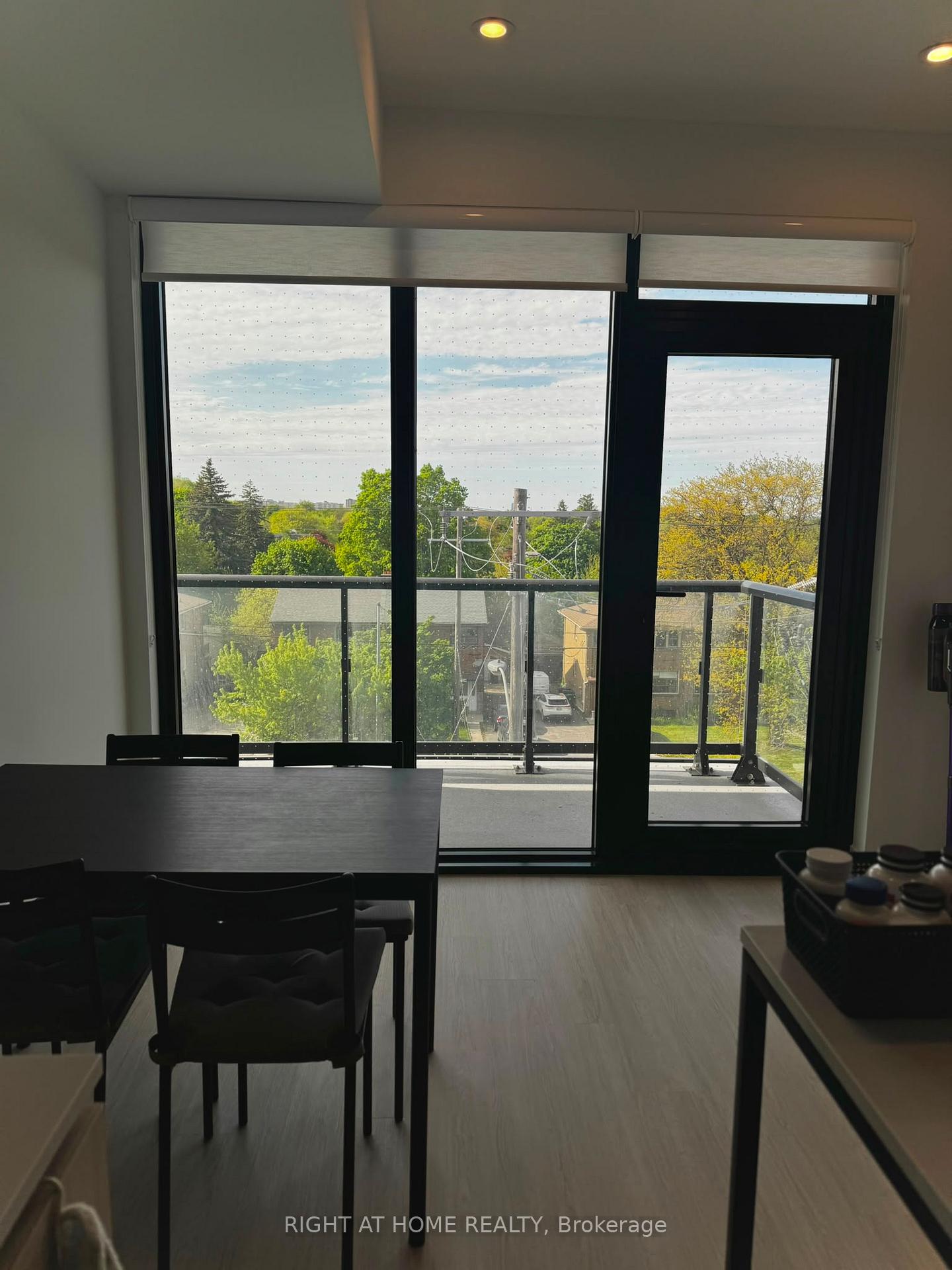 Photo 4 of Unit 520, six99 Sheppard Avenue E, North York, Bayview Village — HOMEH