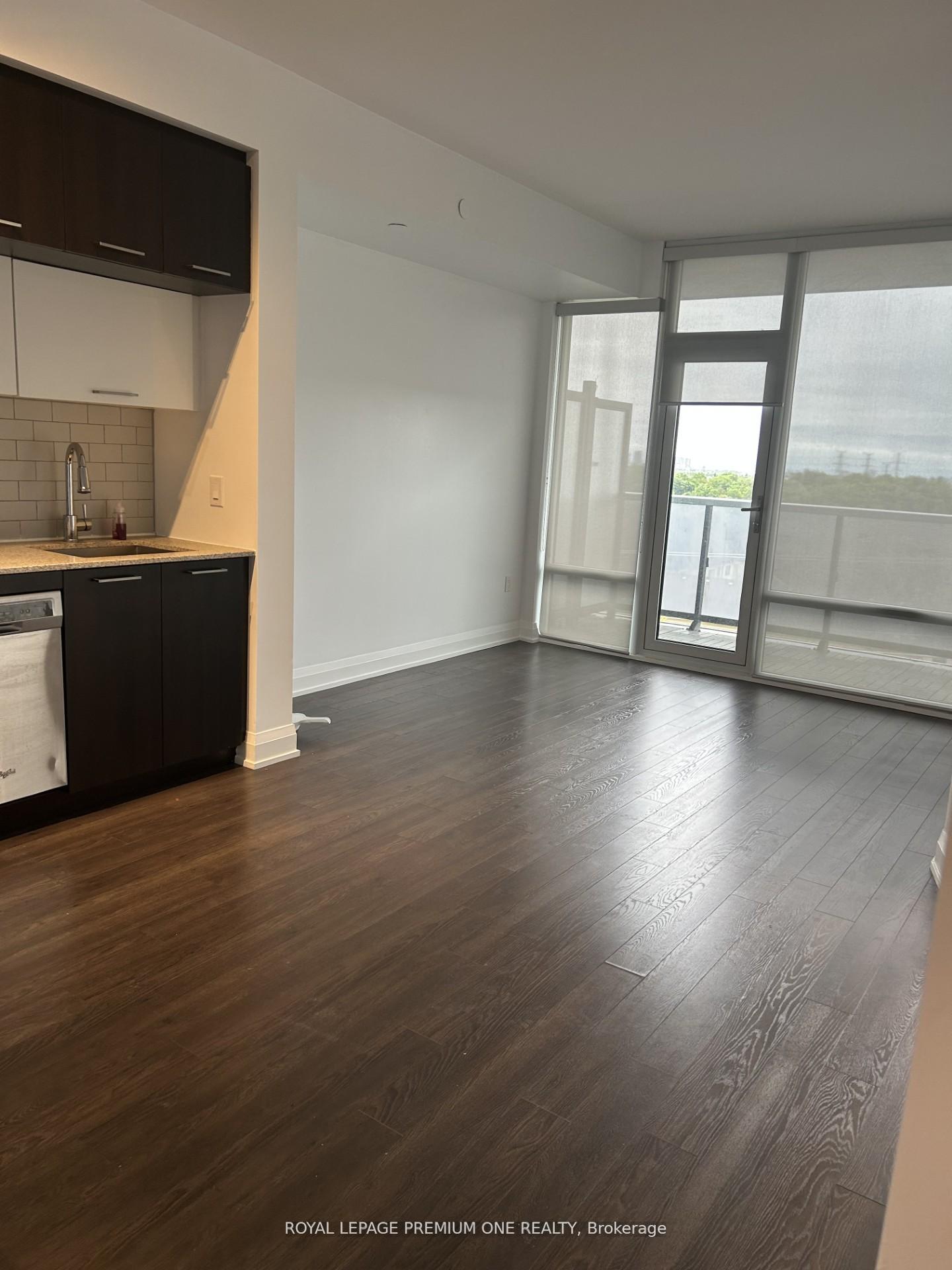 Photo 4 of Unit 710, 4800 Highway 7, Vaughan, East Woodbridge — HOMEH