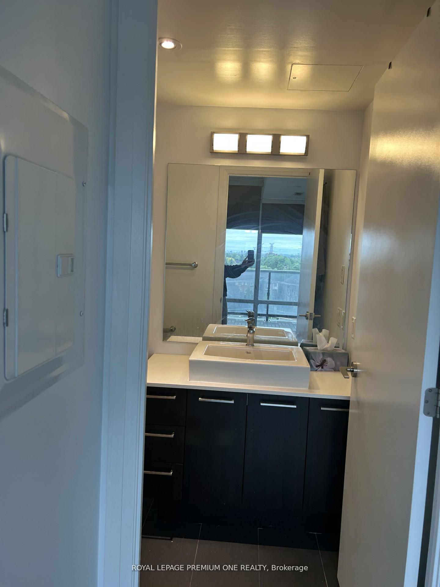 Photo 7 of Unit 710, 4800 Highway 7, Vaughan, East Woodbridge — HOMEH