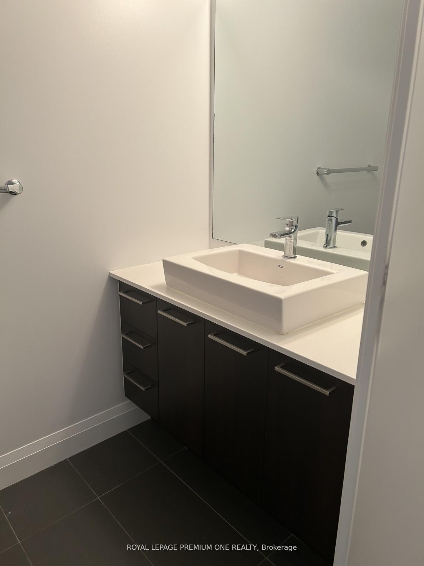 Photo 8 of Unit 710, 4800 Highway 7, Vaughan, East Woodbridge — HOMEH
