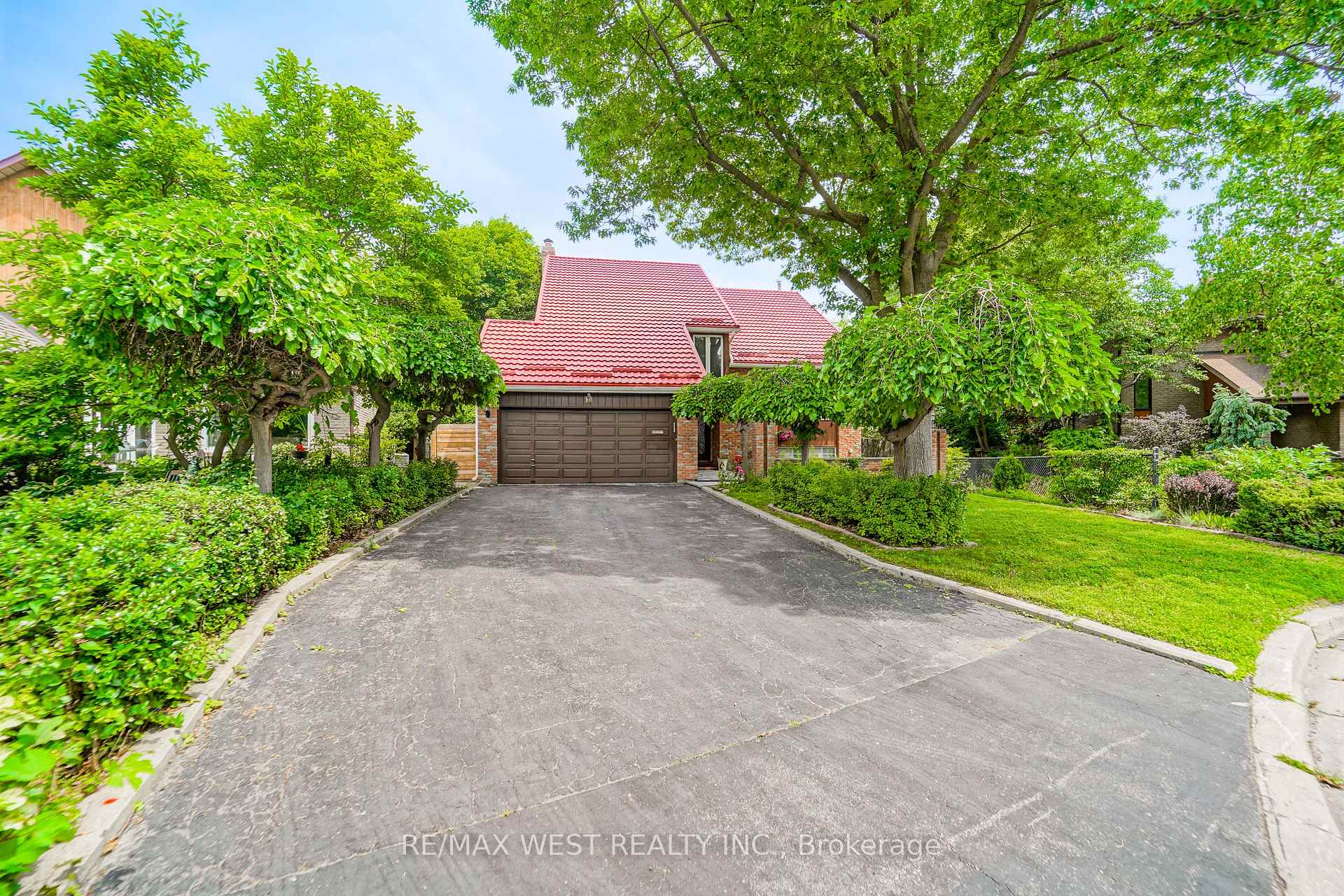 Photo 2 of 18 Trillium Court, Brampton, Northgate — HOMEH