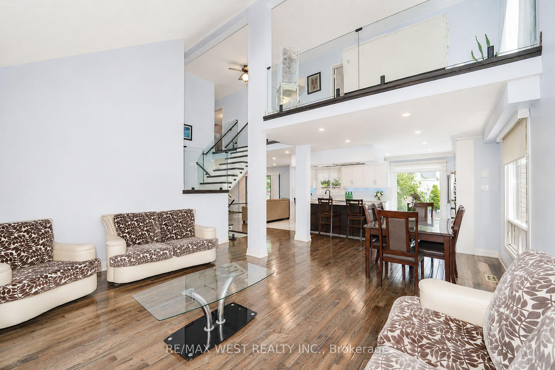 Photo 7 of 18 Trillium Court, Brampton, Northgate — HOMEH