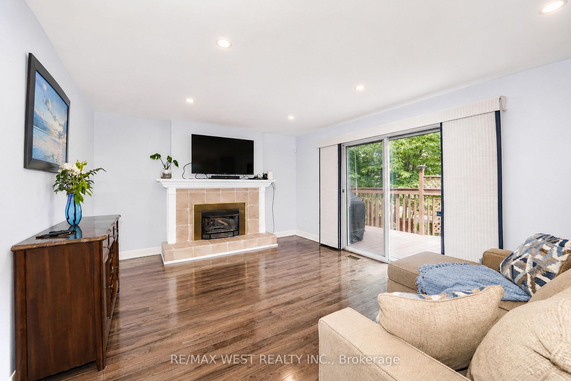 Photo 8 of 18 Trillium Court, Brampton, Northgate — HOMEH