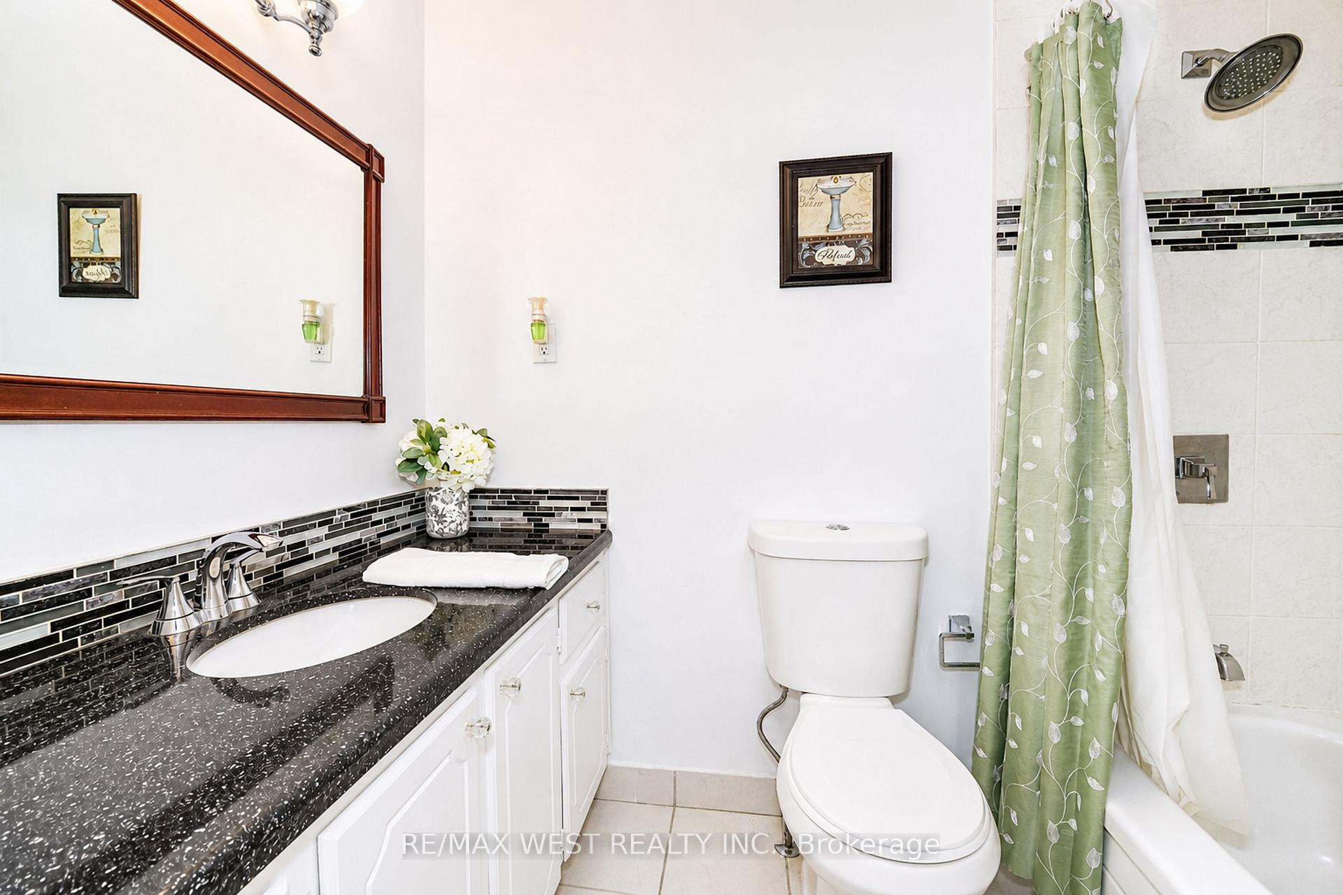 Photo 14 of 18 Trillium Court, Brampton, Northgate — HOMEH
